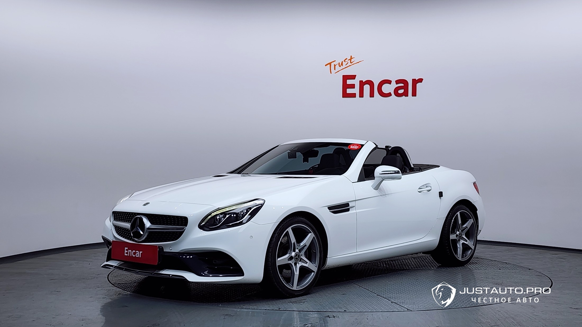 Автомобиль Mercedes-Benz SLC-Class