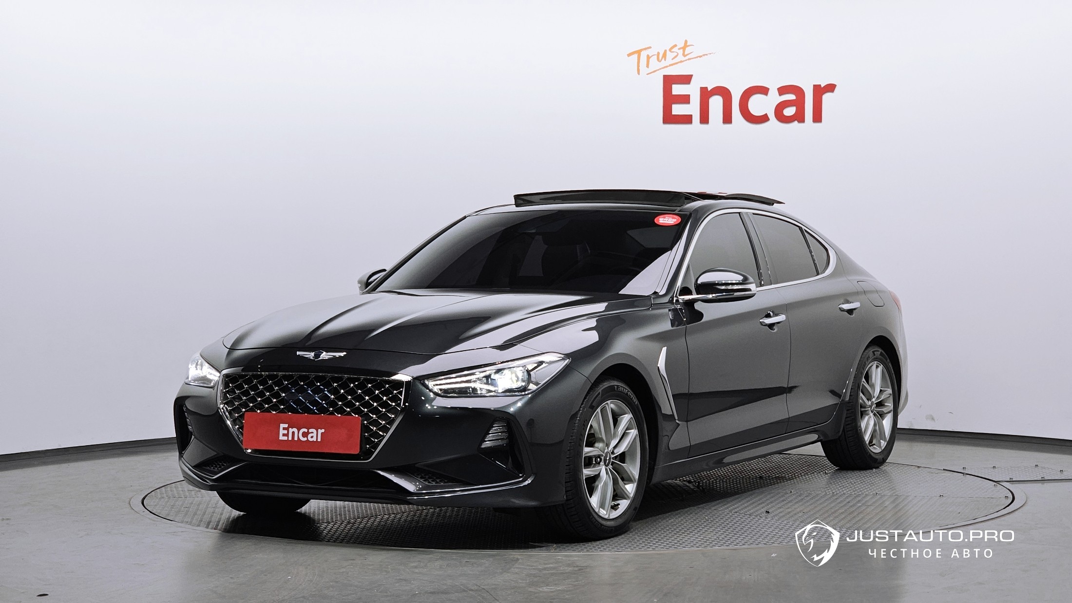 Автомобиль Genesis G70