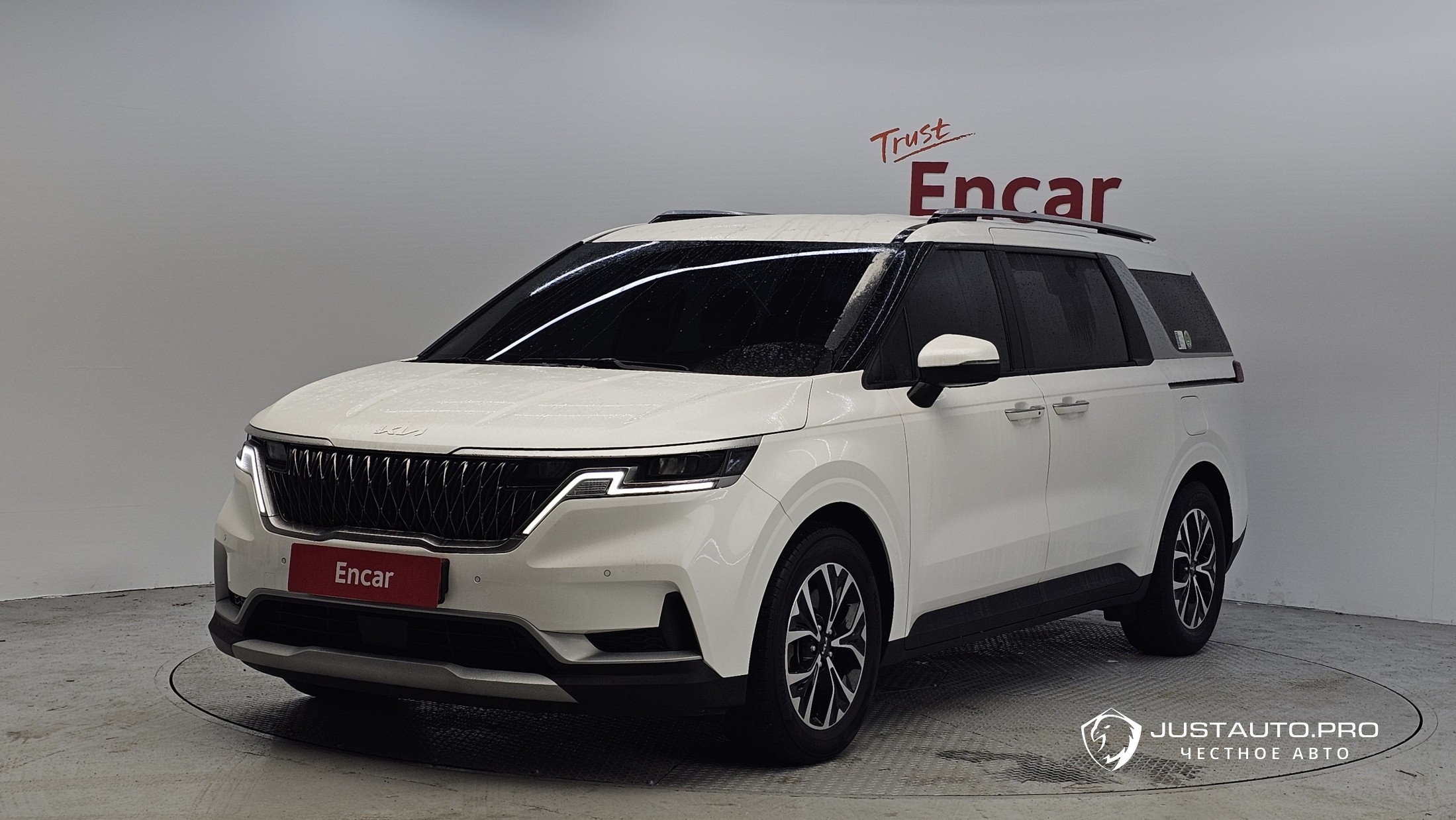 Автомобиль Kia Canival