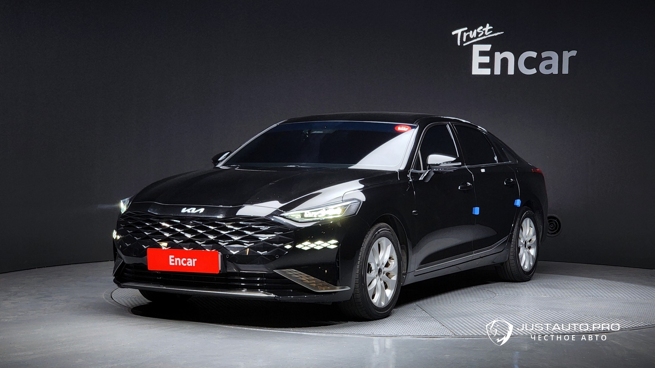 Автомобиль Kia K8