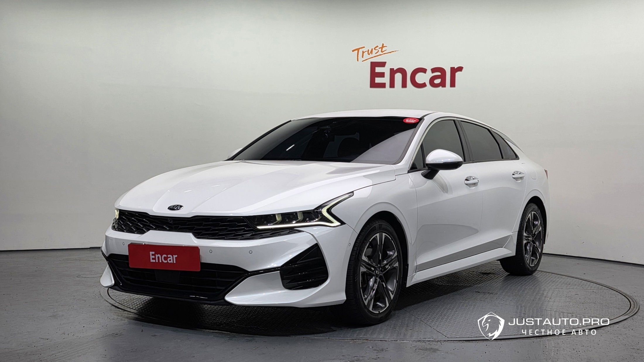 Автомобиль Kia K5