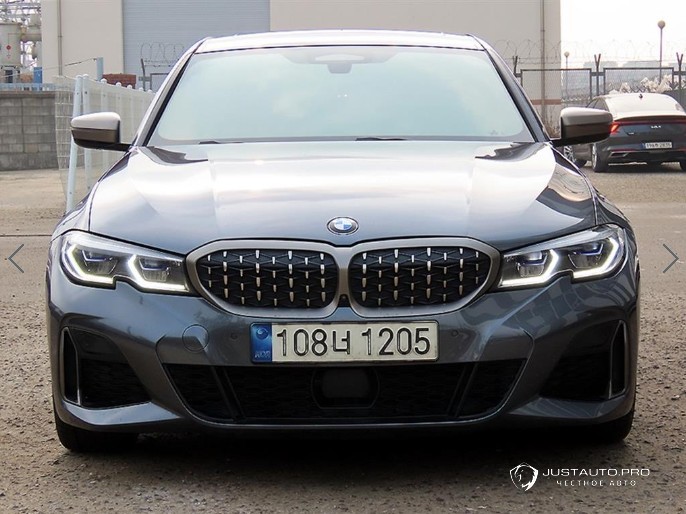 Автомобиль BMW 3-Series