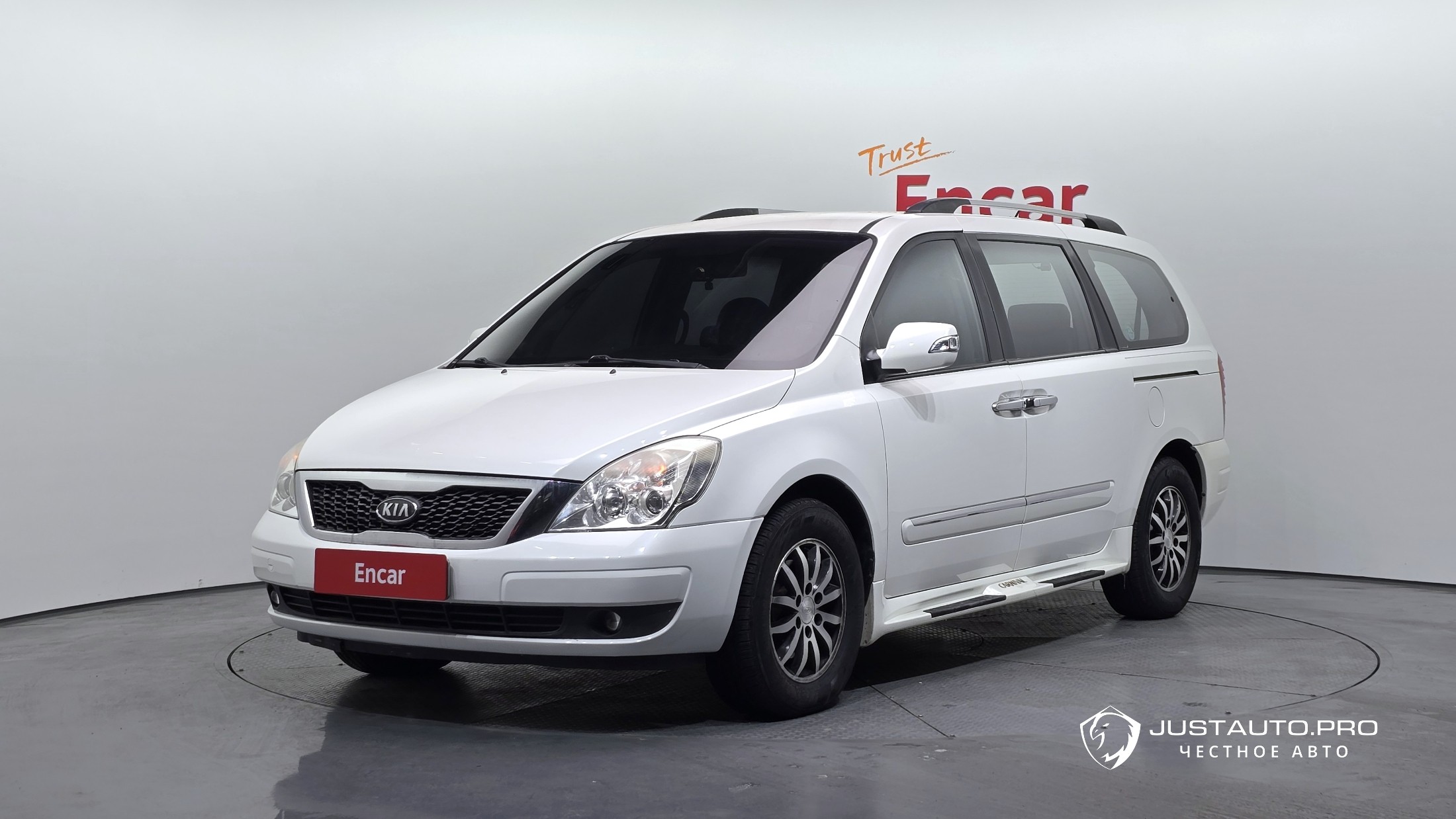 Автомобиль Kia Canival