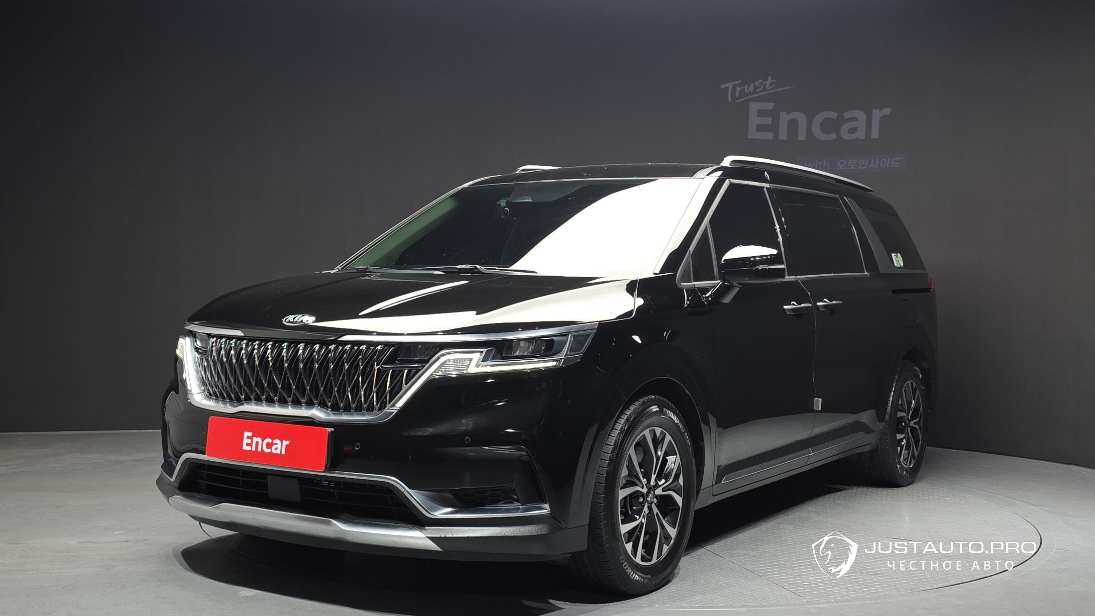 Автомобиль Kia Canival