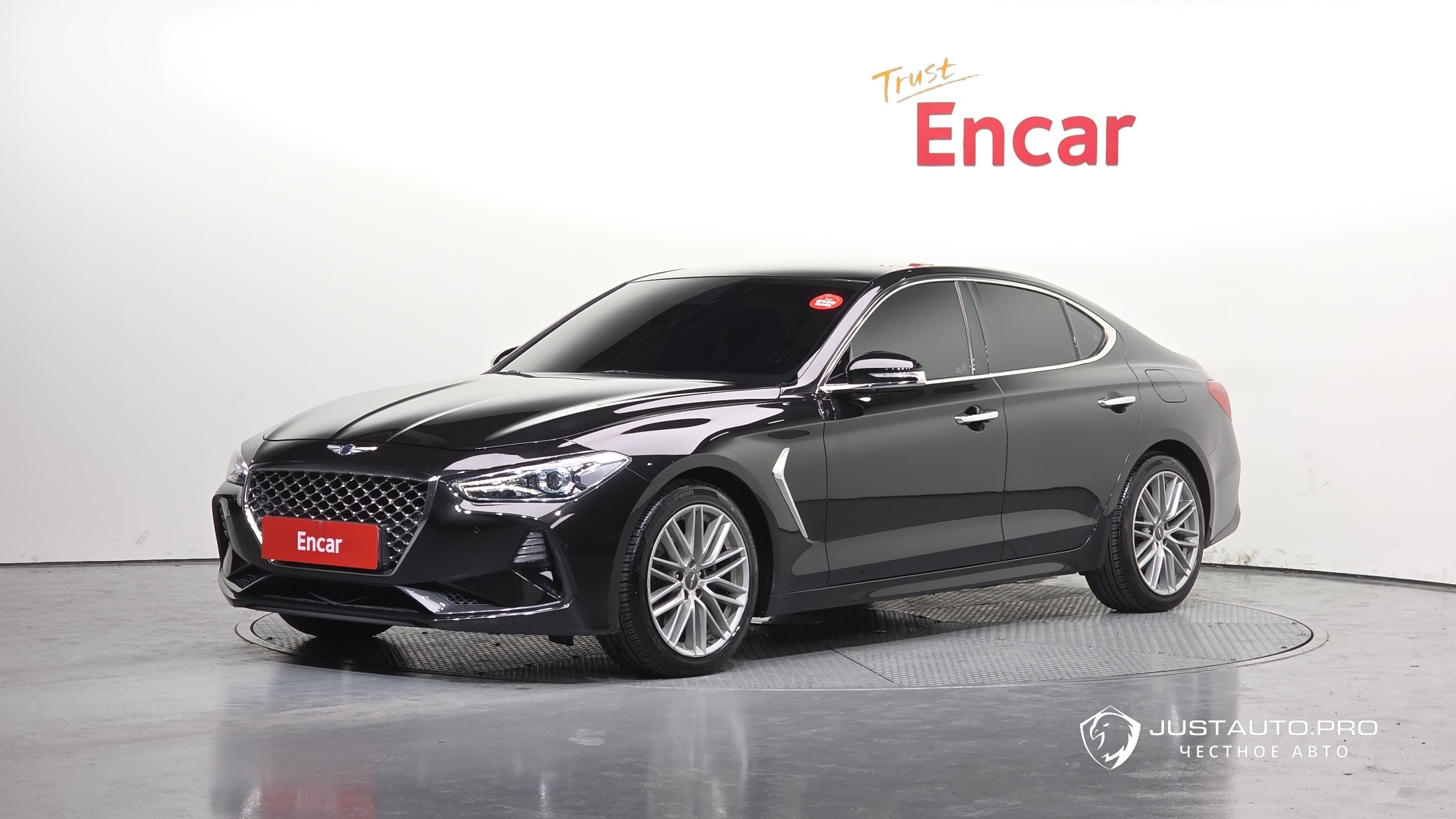 Автомобиль Genesis G70