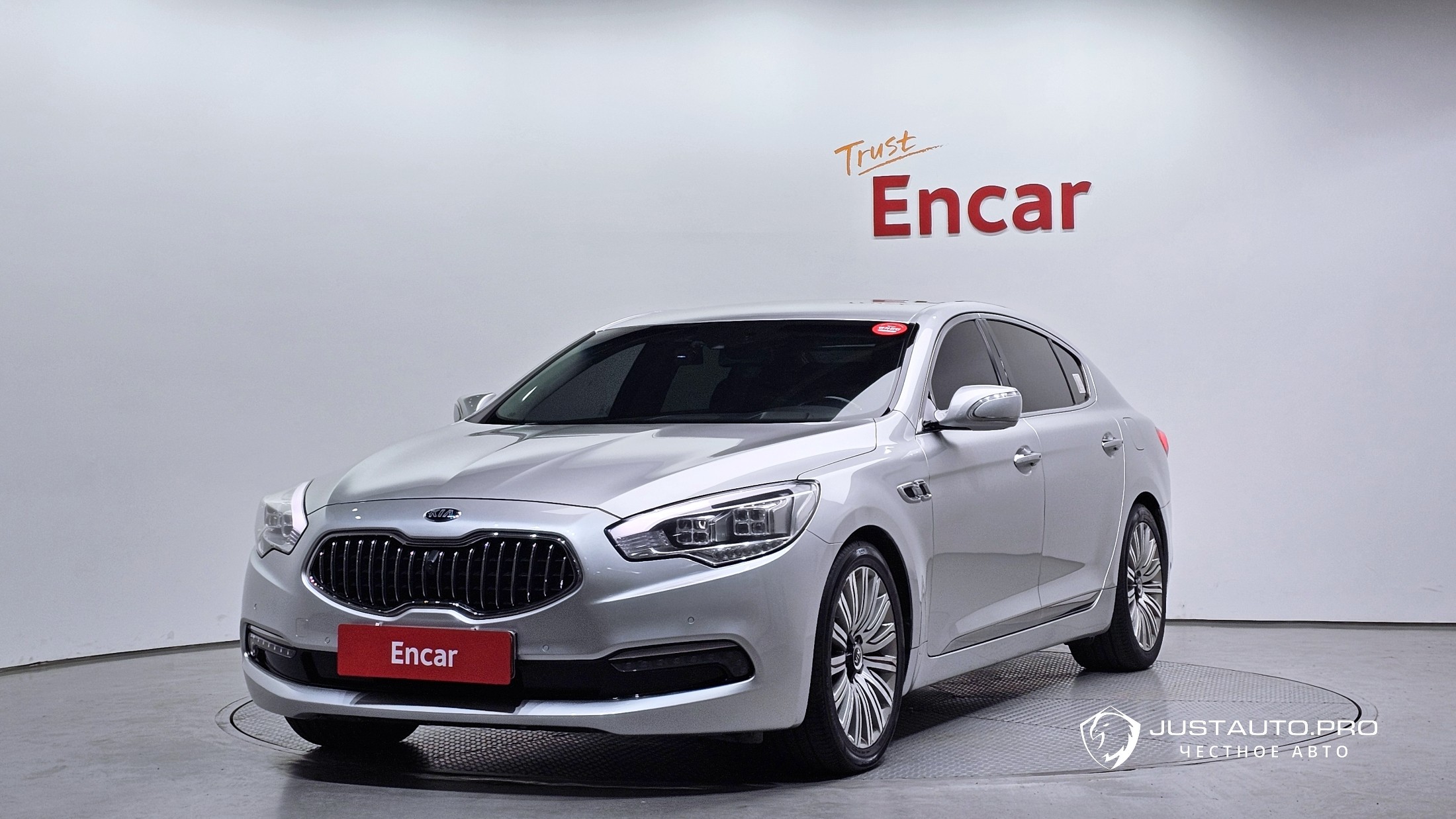 Автомобиль Kia K9