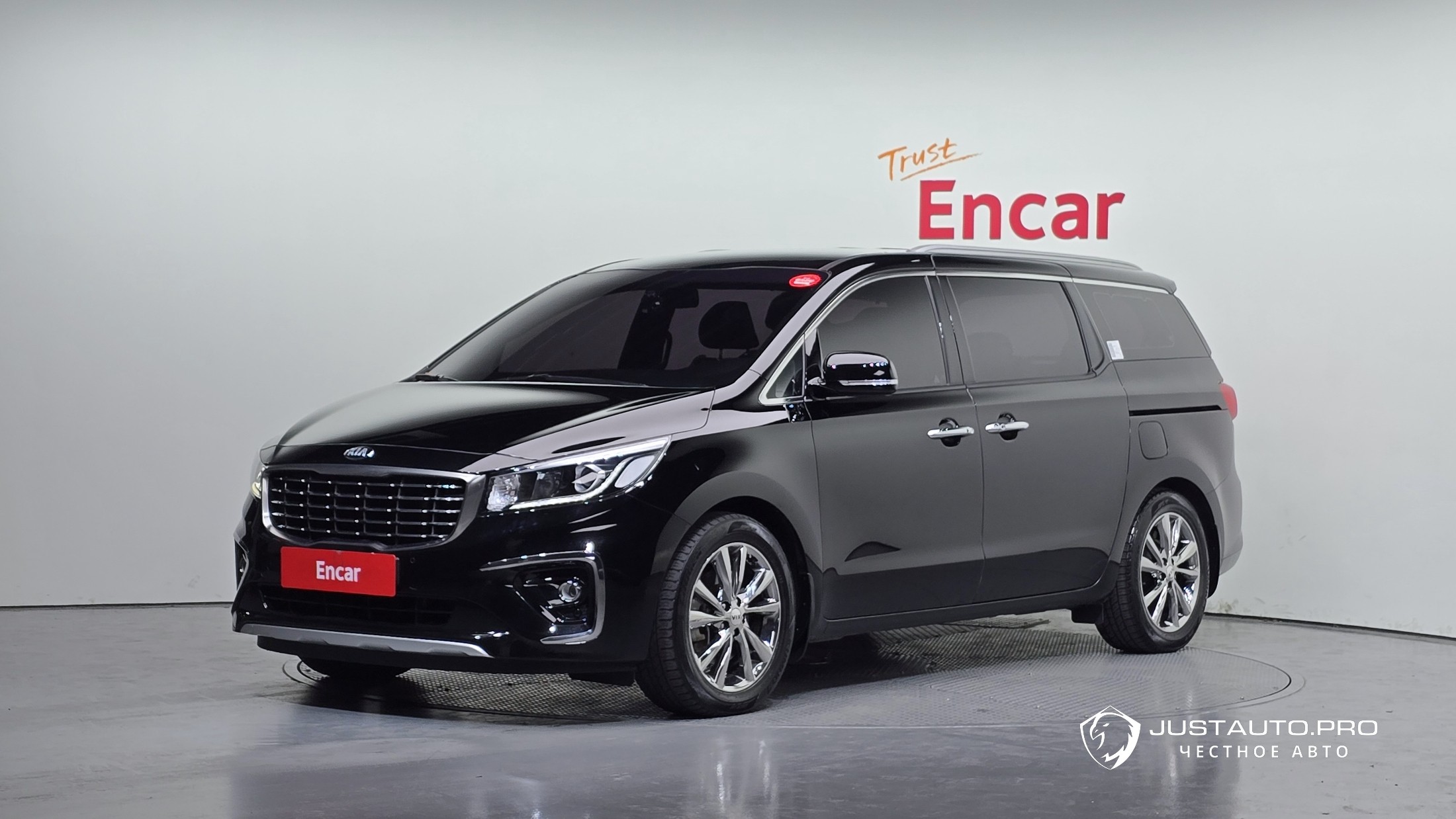 Автомобиль Kia Canival