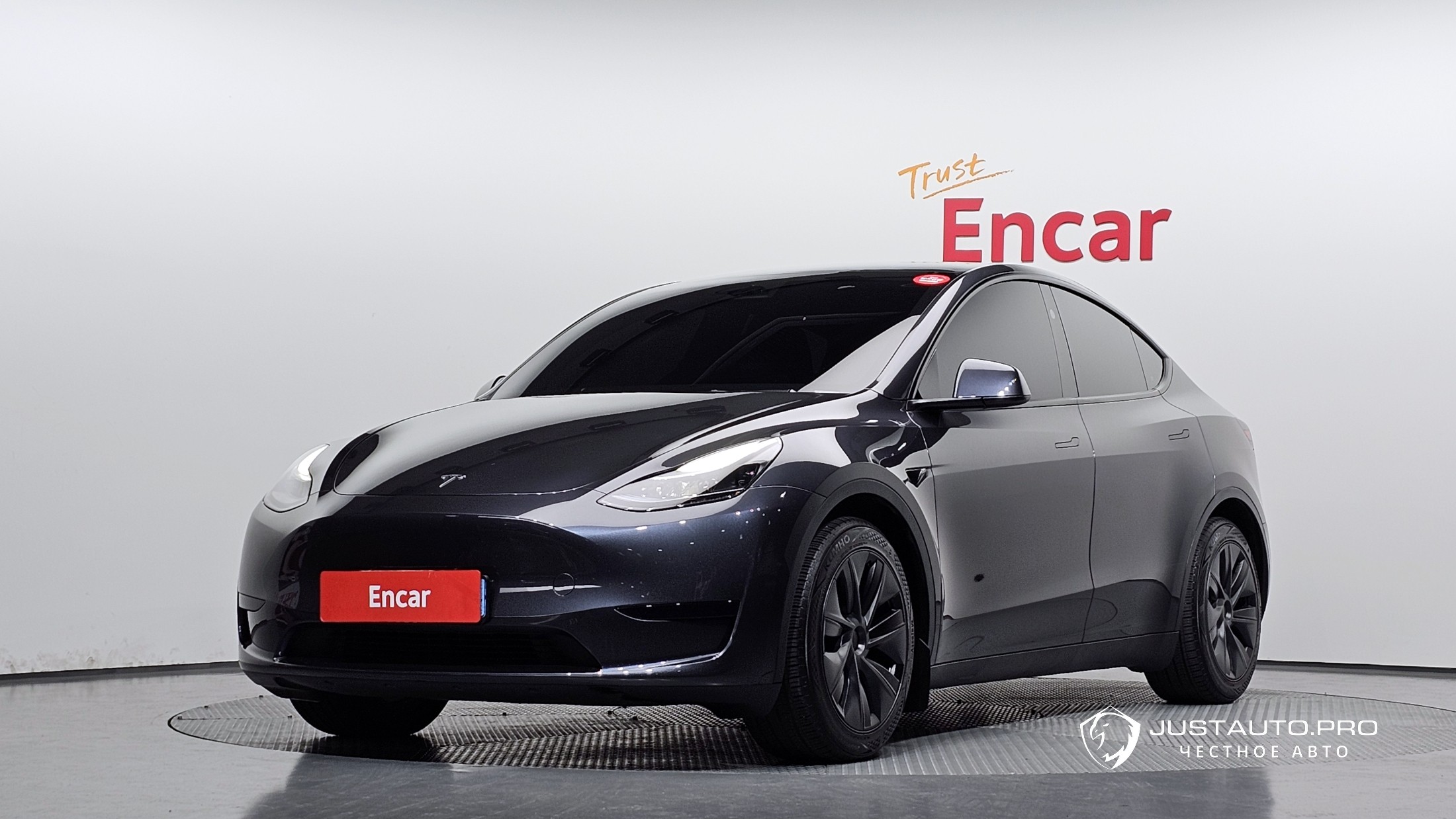 Автомобиль Tesla Model Y