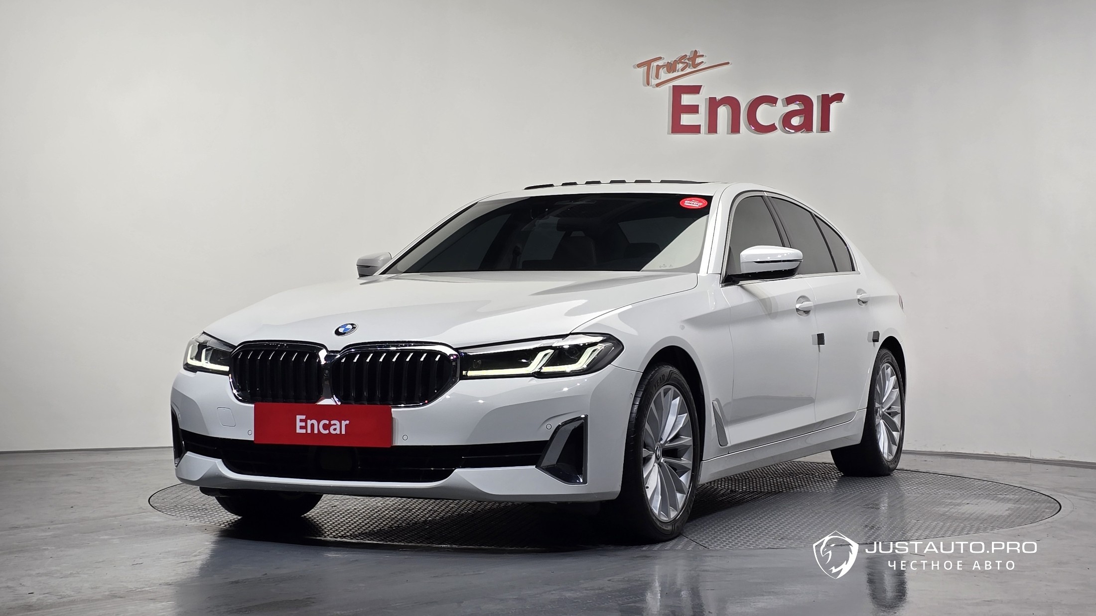 Автомобиль BMW 5-Series