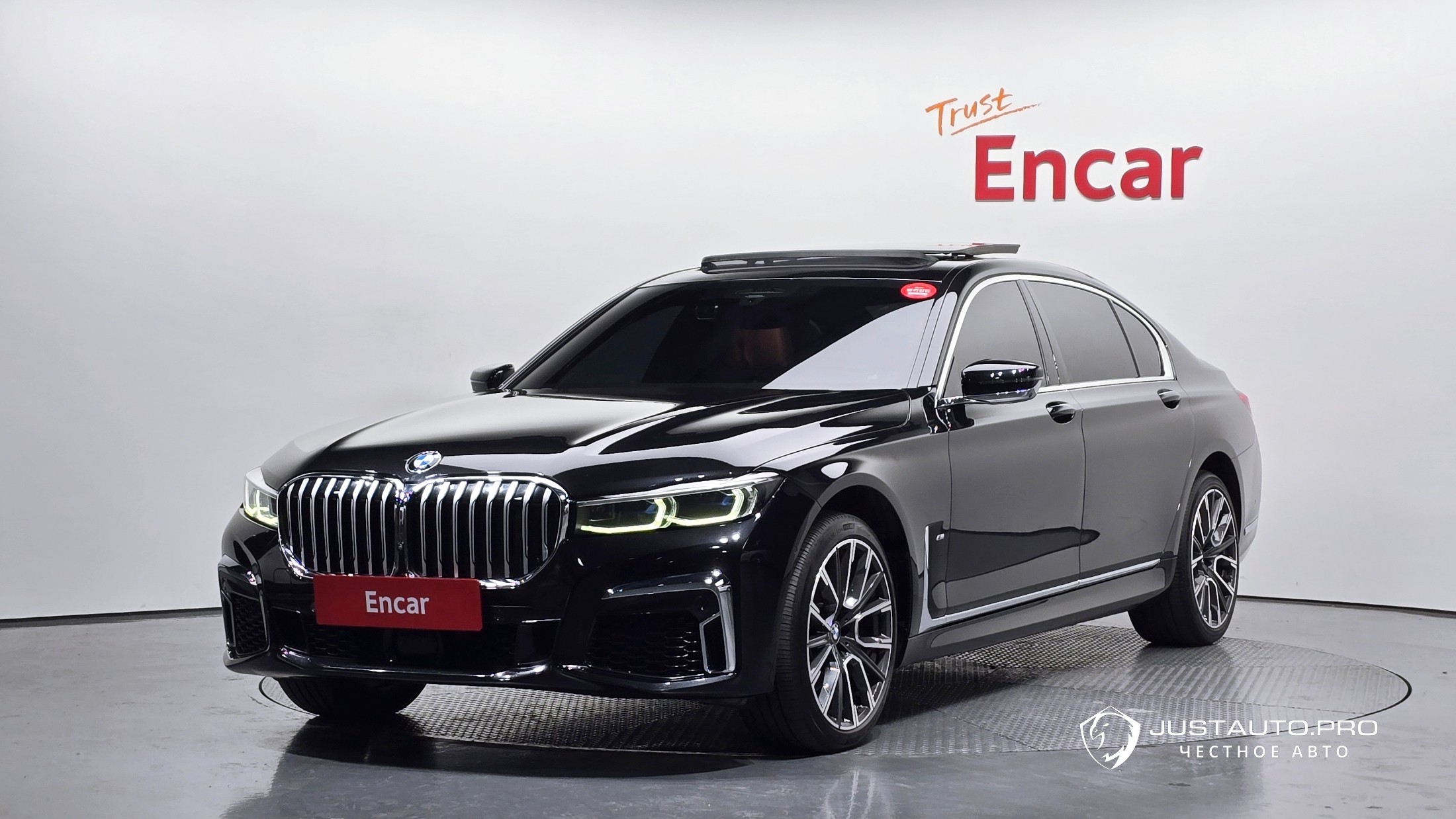 Автомобиль BMW 7-Series