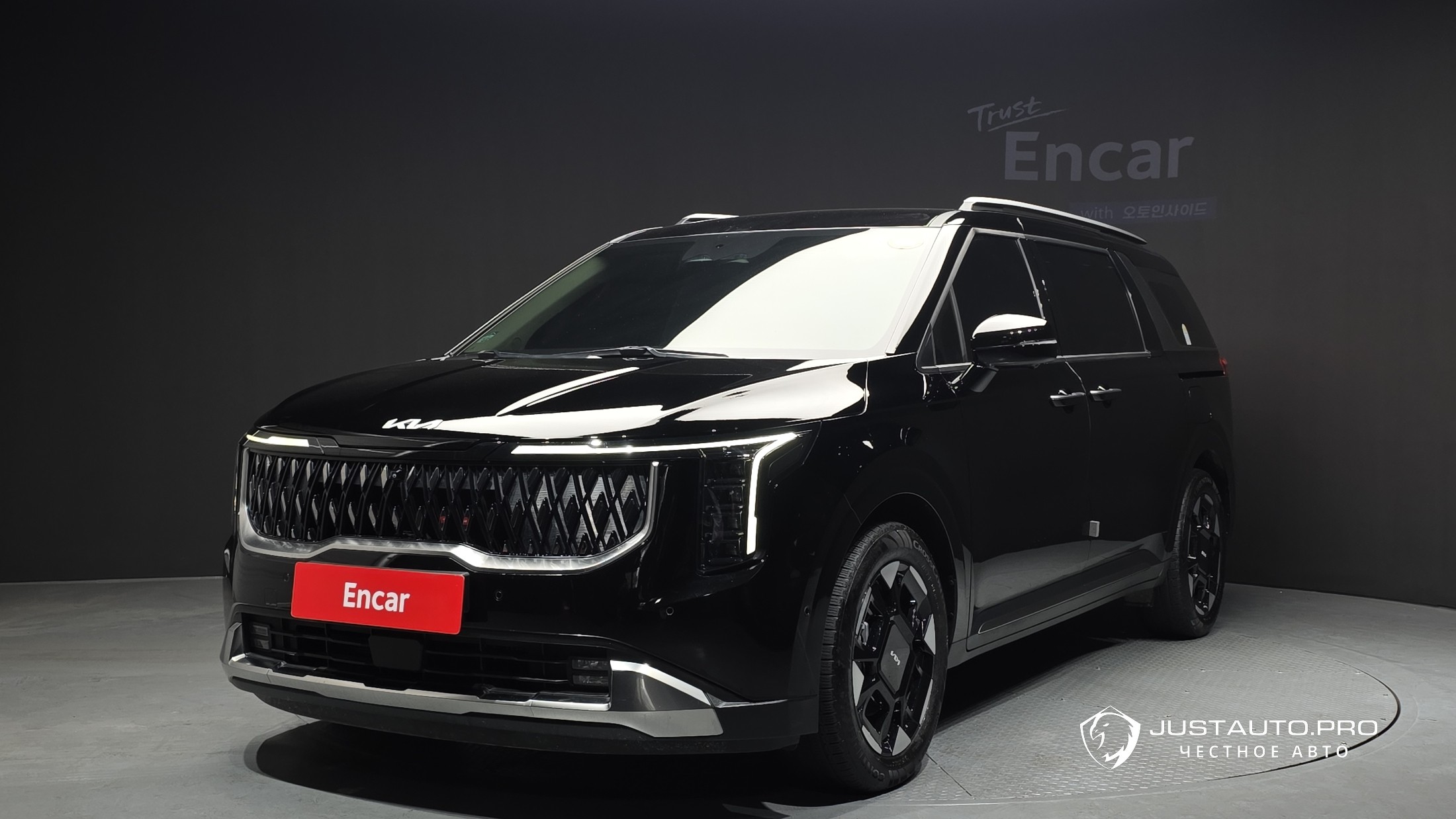 Автомобиль Kia Canival