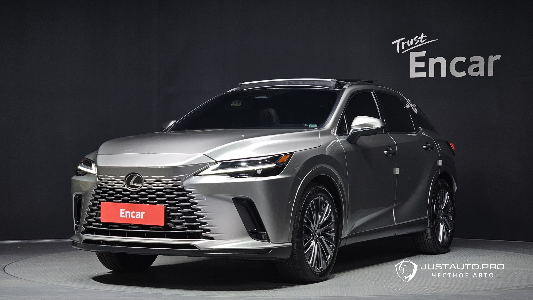 Автомобиль Lexus RX