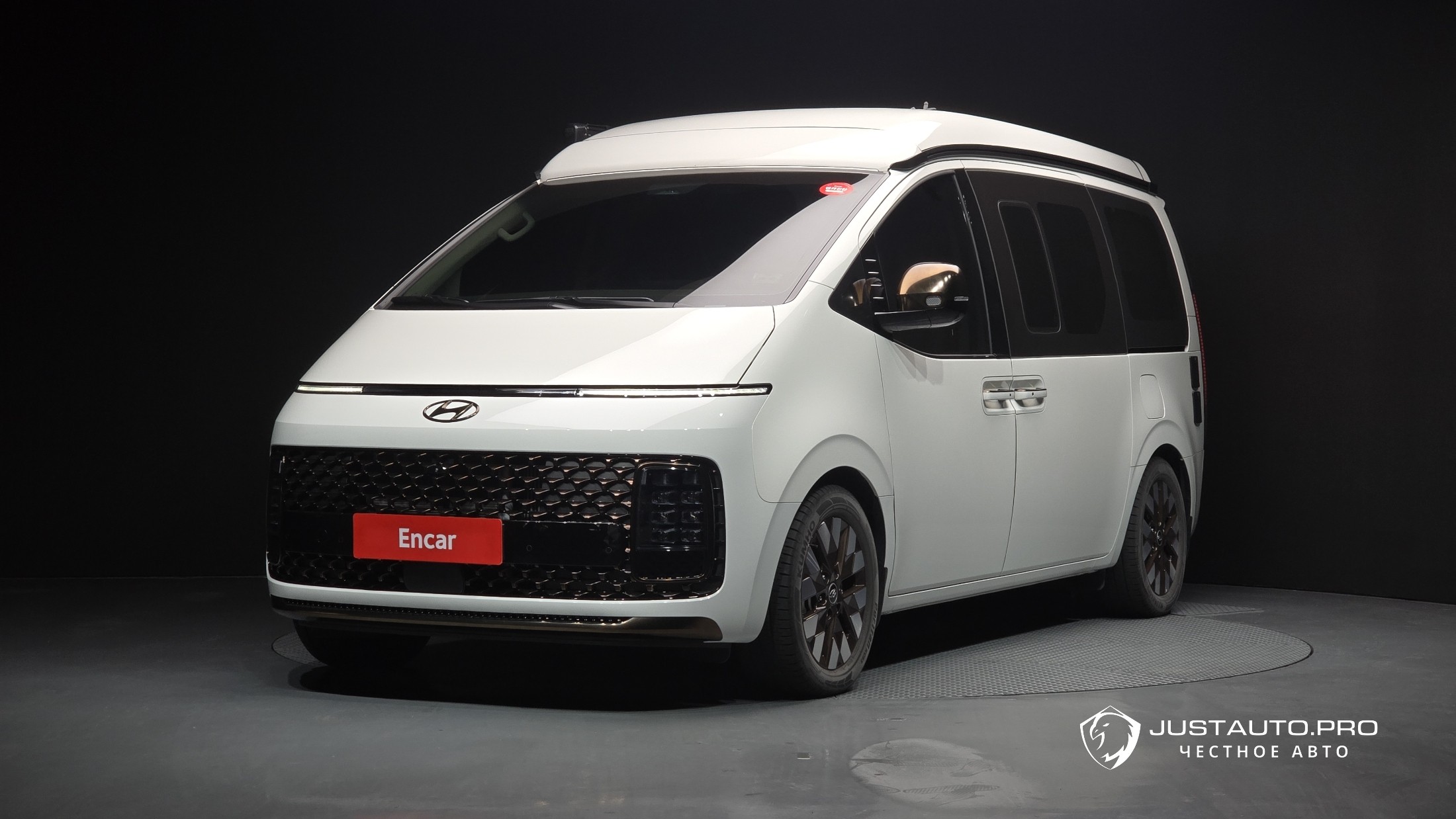 Автомобиль Hyundai Staria