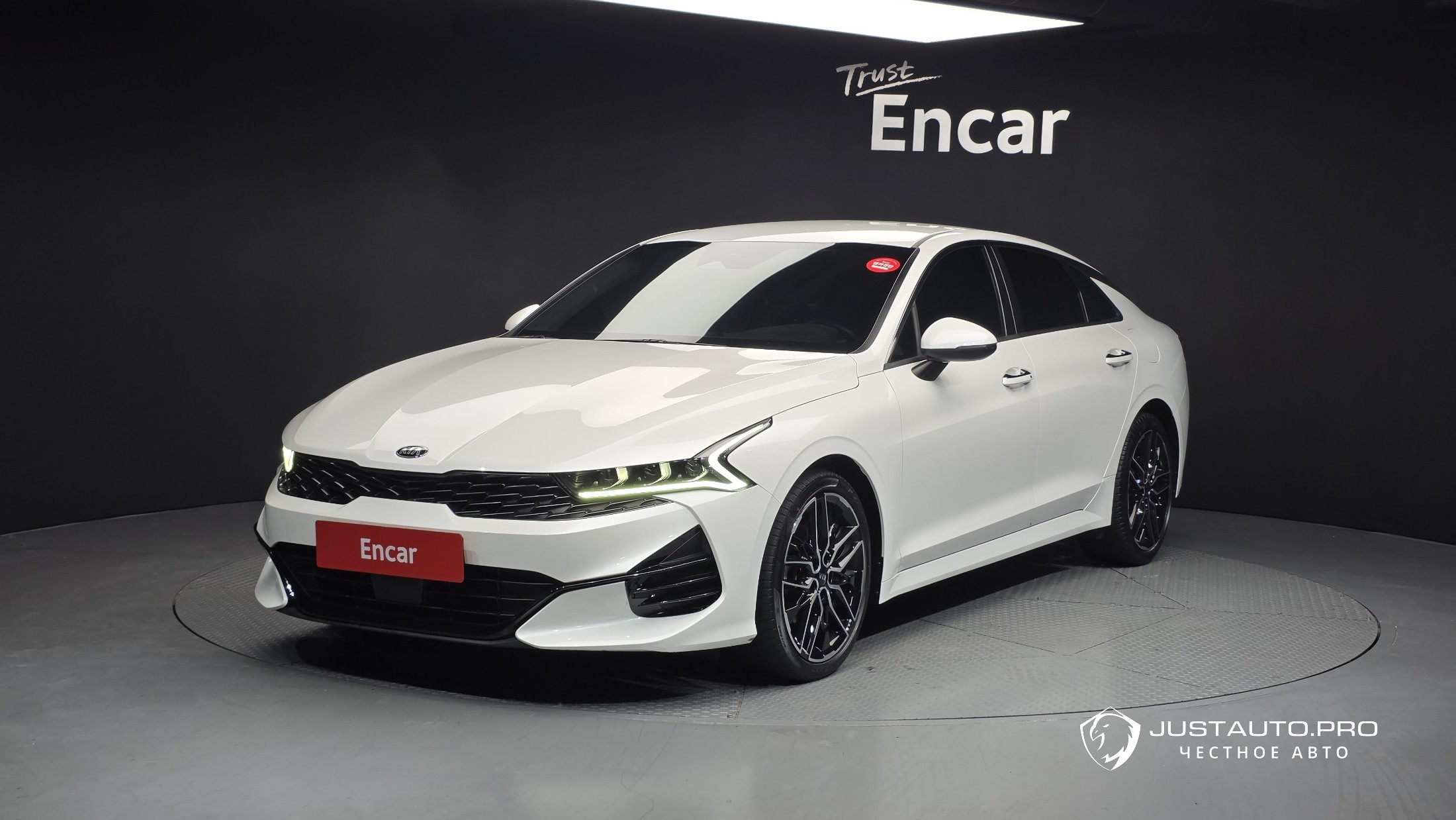 Автомобиль Kia K5