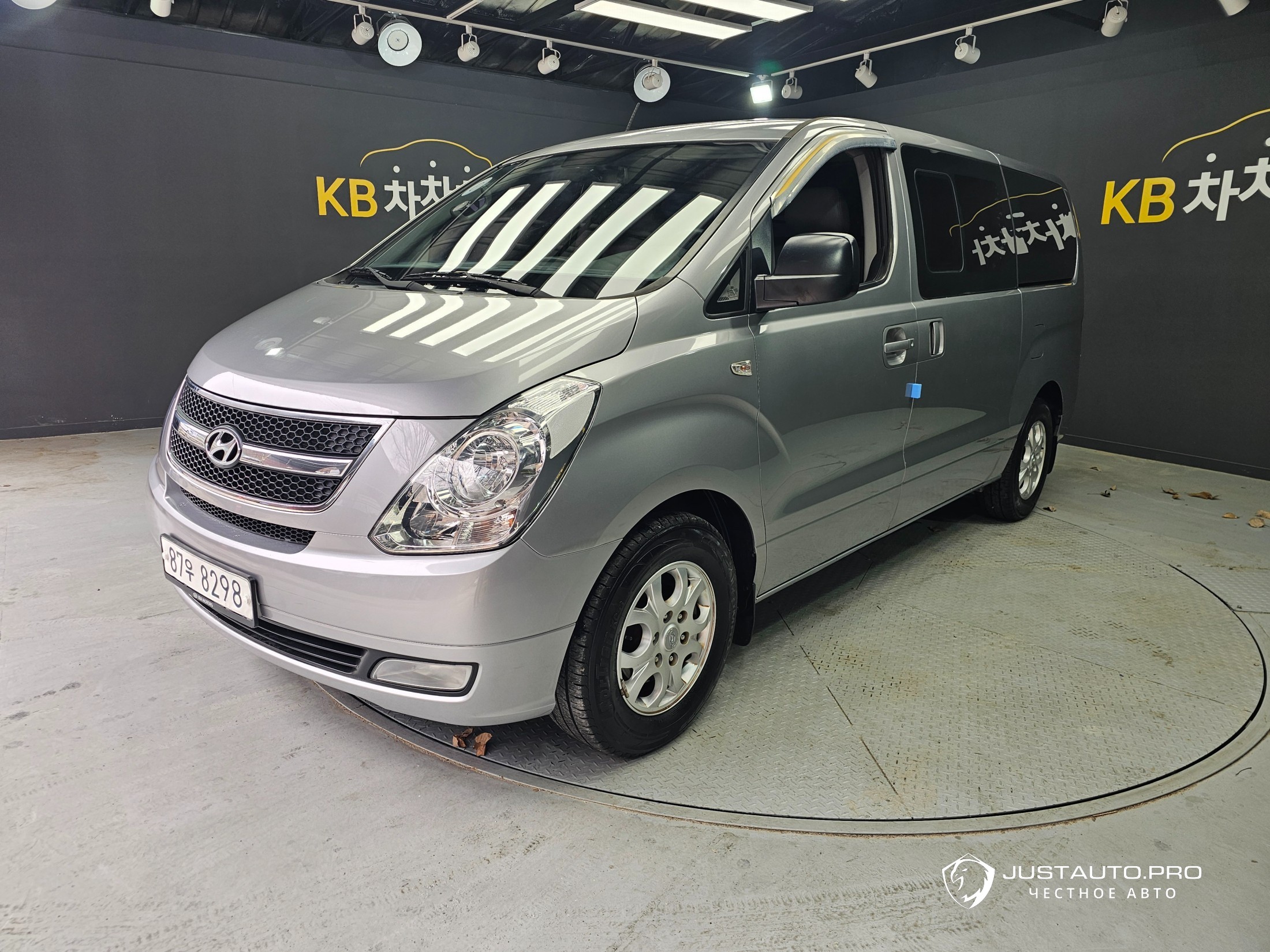 Автомобиль Hyundai Starex
