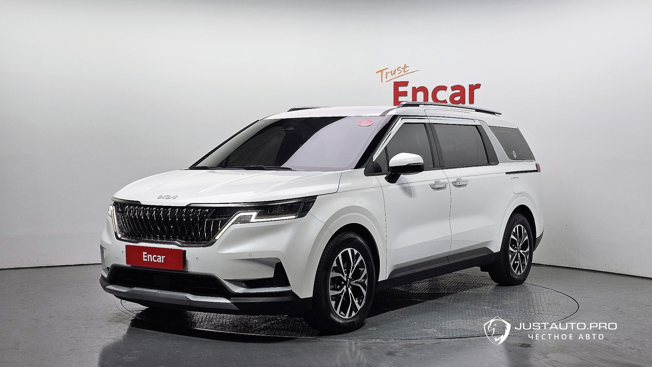 Автомобиль Kia Canival