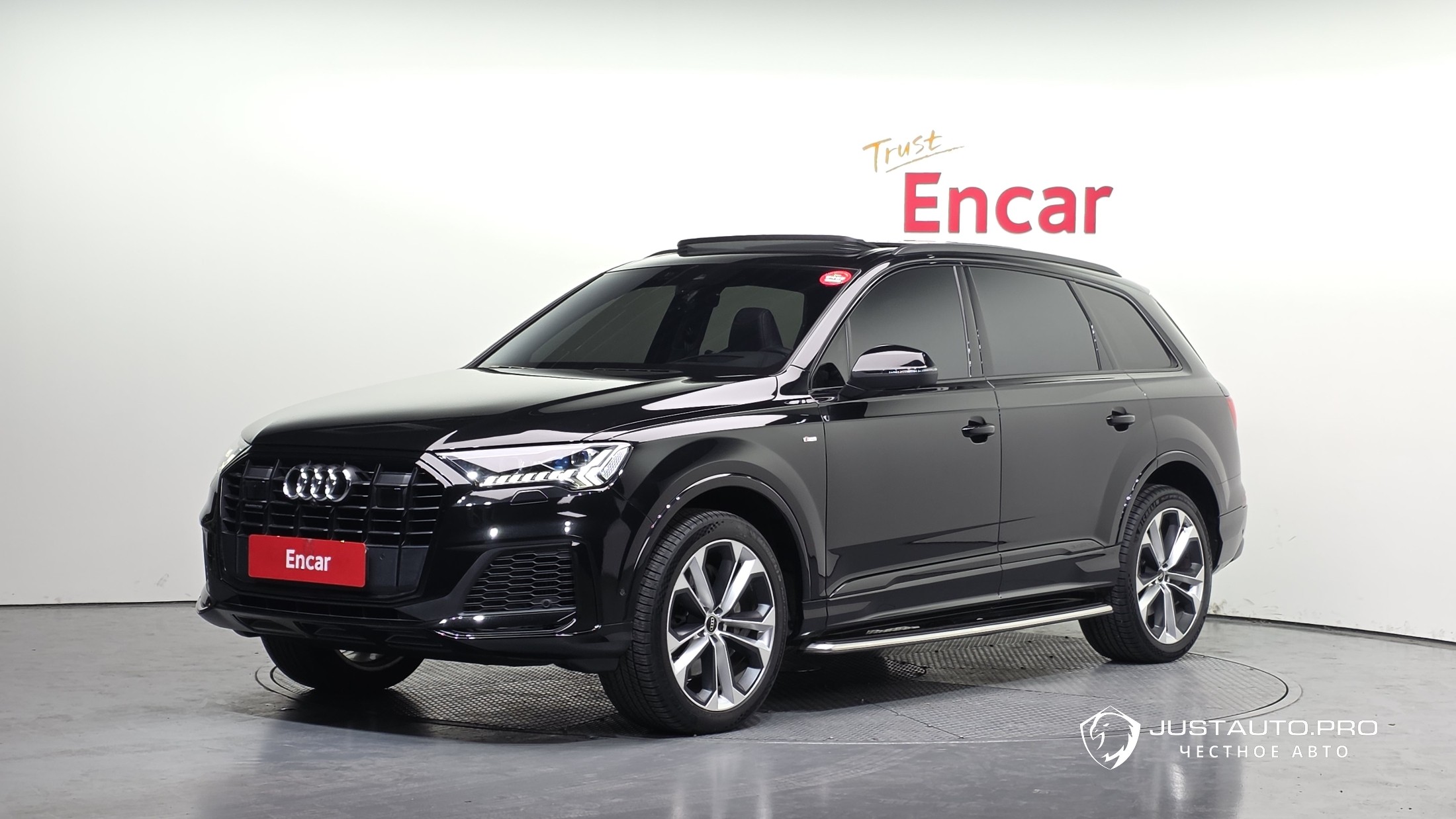 Автомобиль Audi Q7