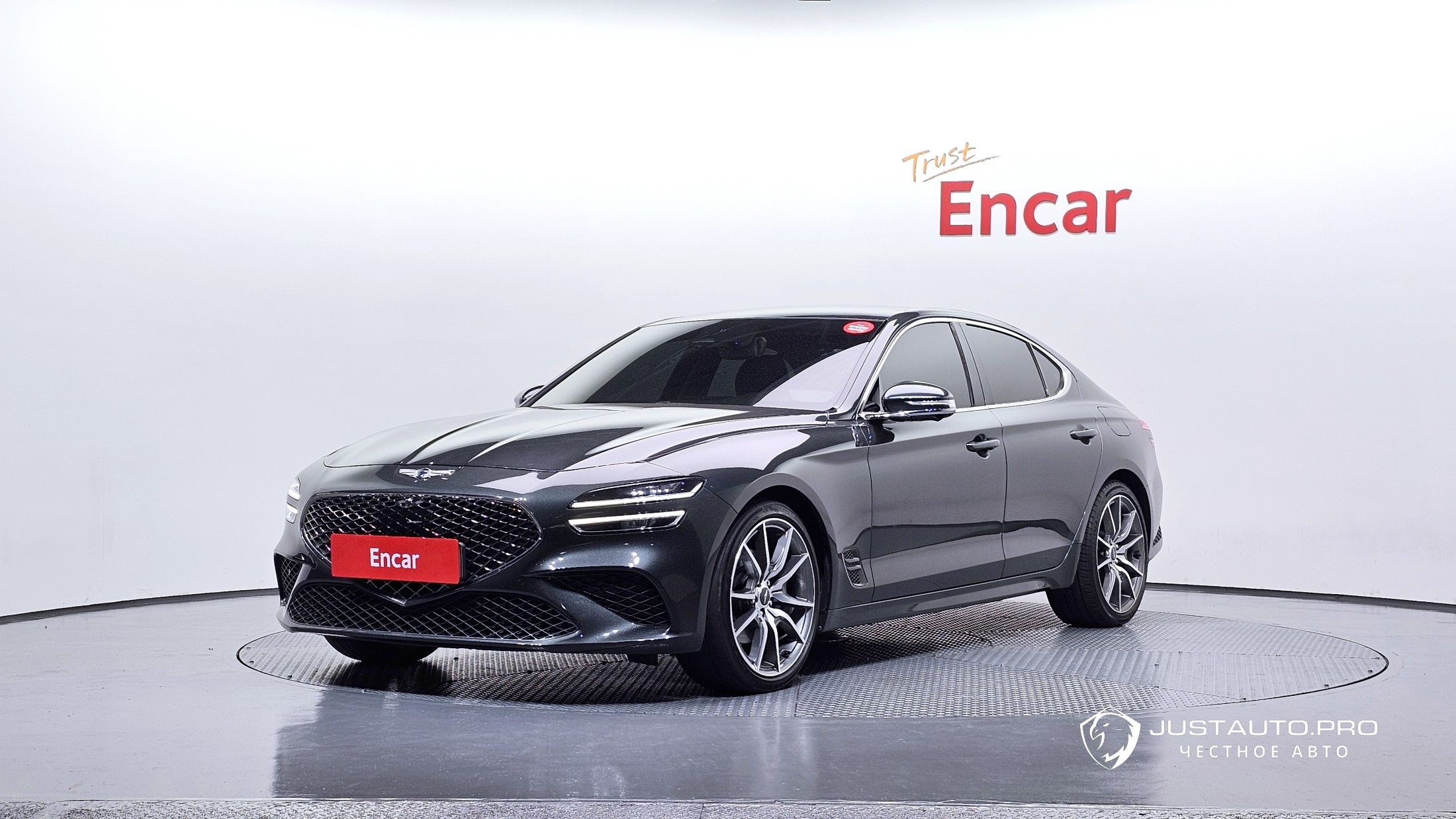 Автомобиль Genesis G70