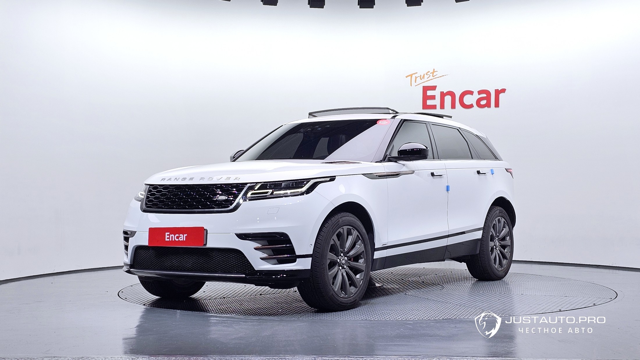 Автомобиль Land Rover Range Rover Velar