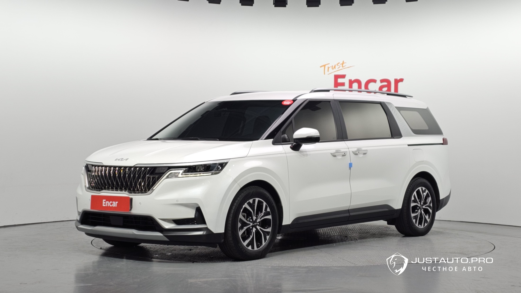 Автомобиль Kia Canival