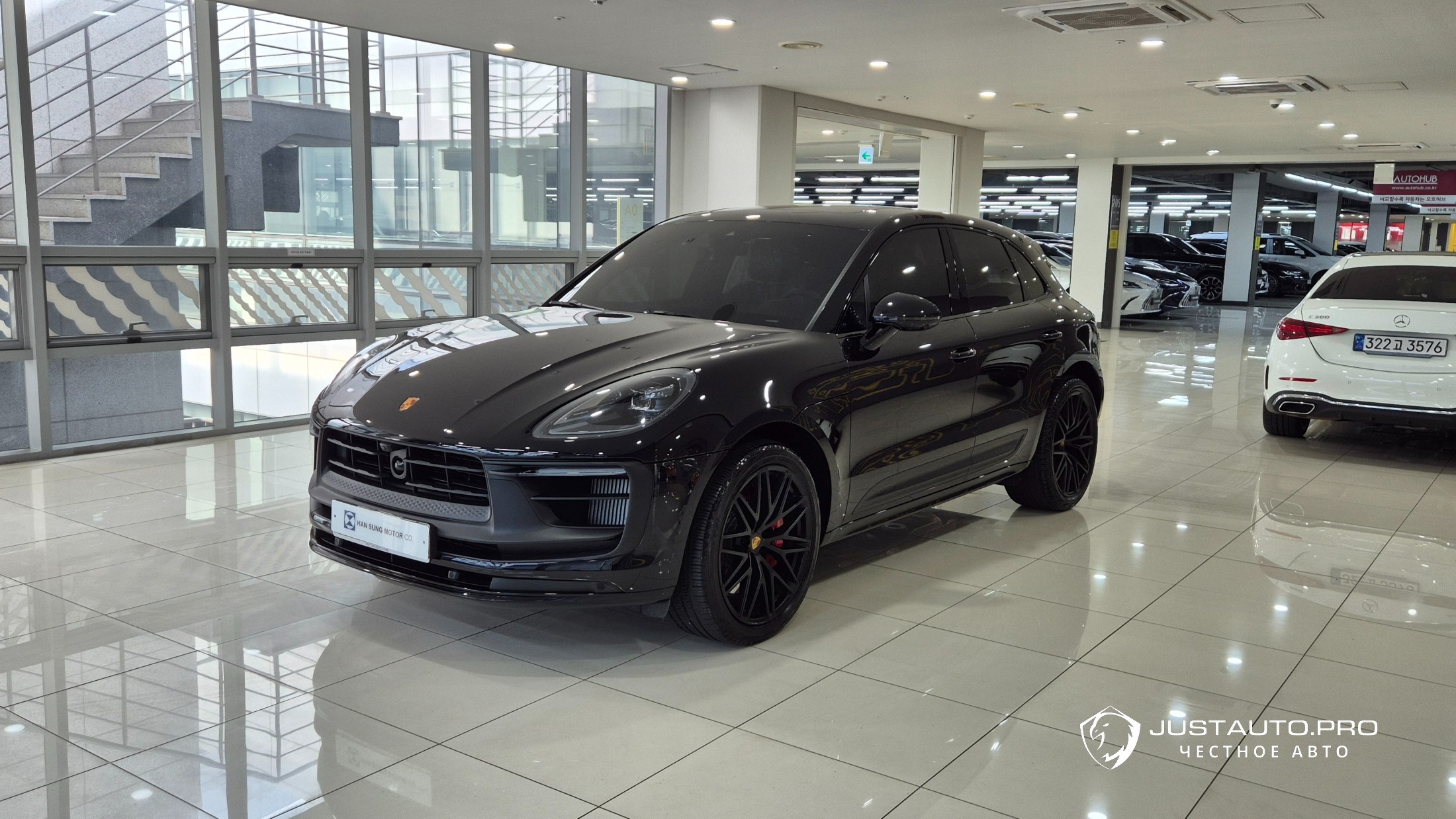Автомобиль Porsche Macan