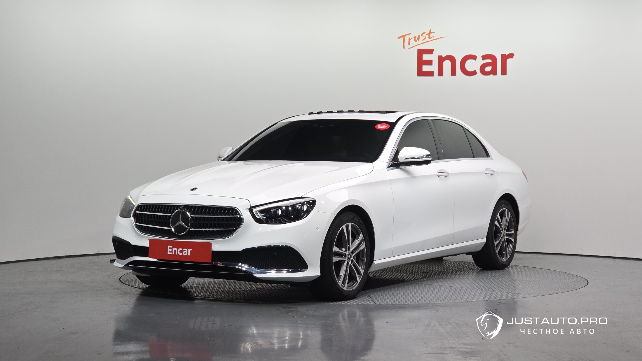 Автомобиль Mercedes-Benz E-Class