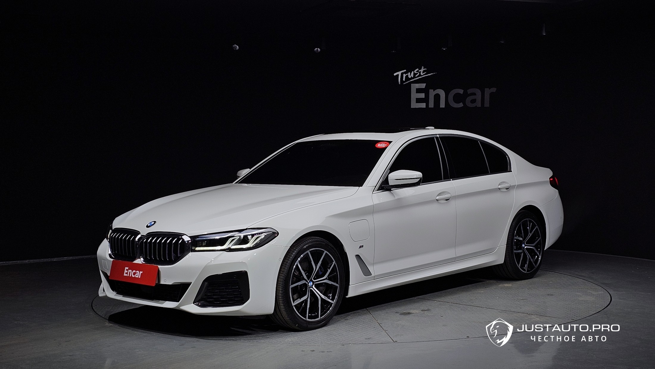 Автомобиль BMW 5-Series