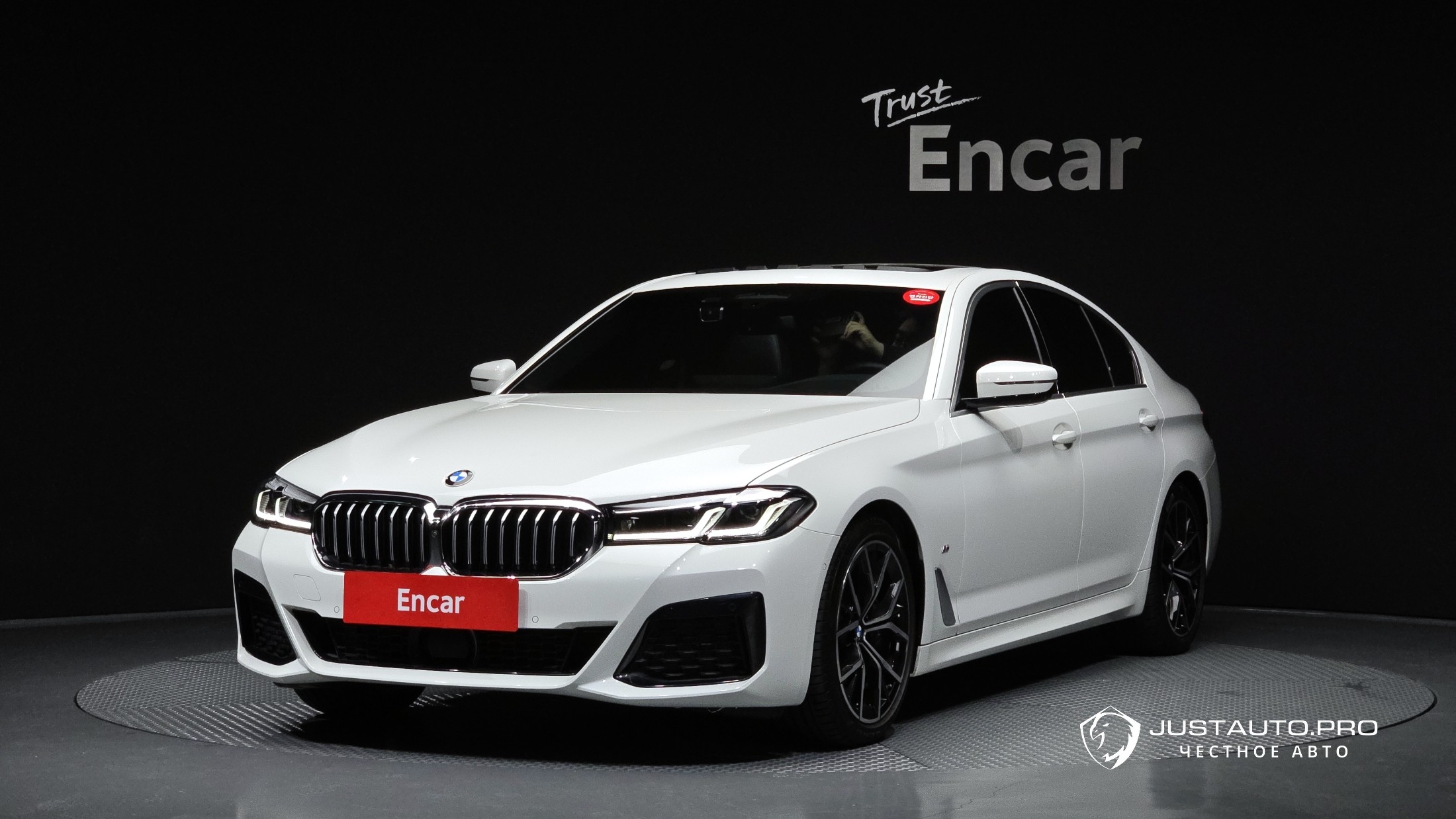 Автомобиль BMW 5-Series