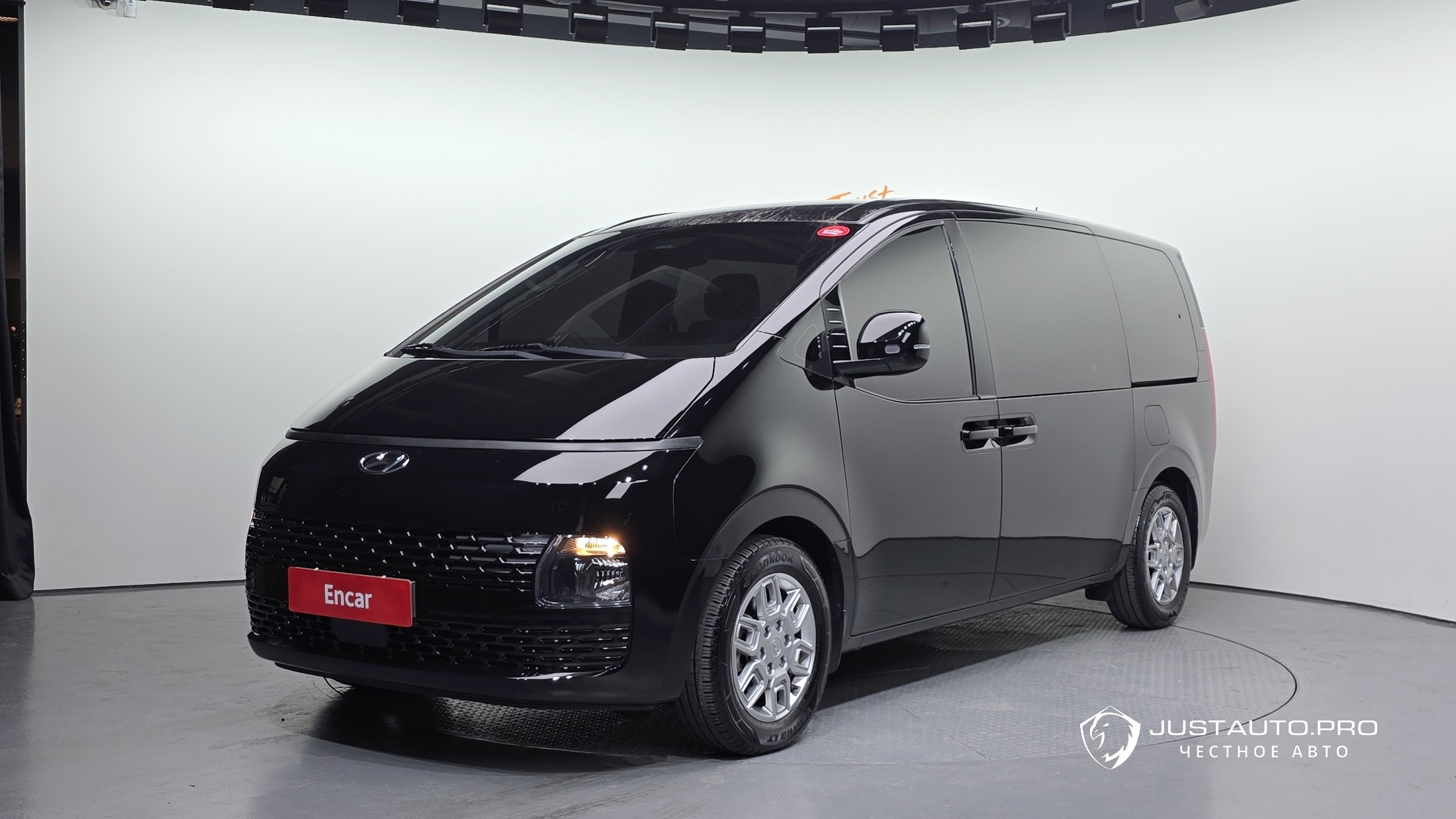 Автомобиль Hyundai Staria