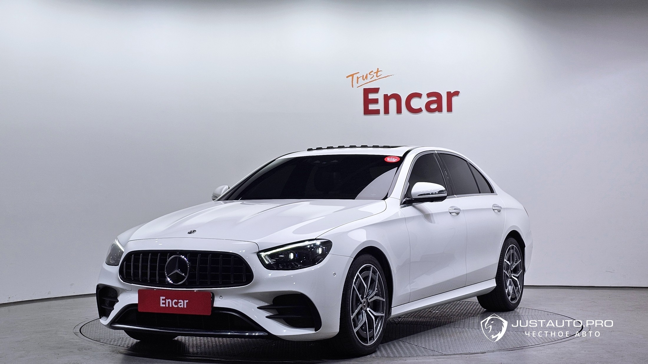 Автомобиль Mercedes-Benz E-Class