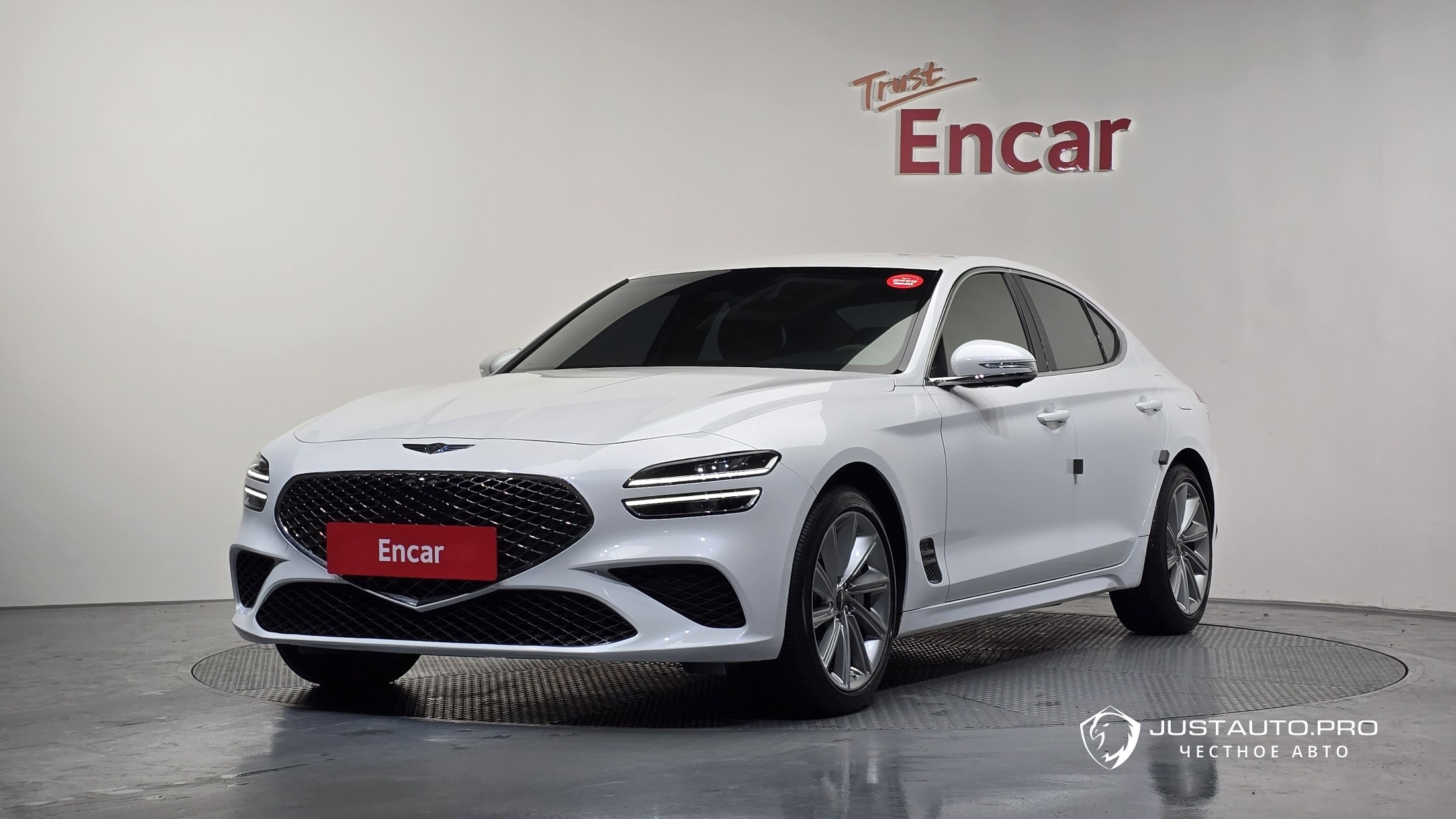 Автомобиль Genesis G70