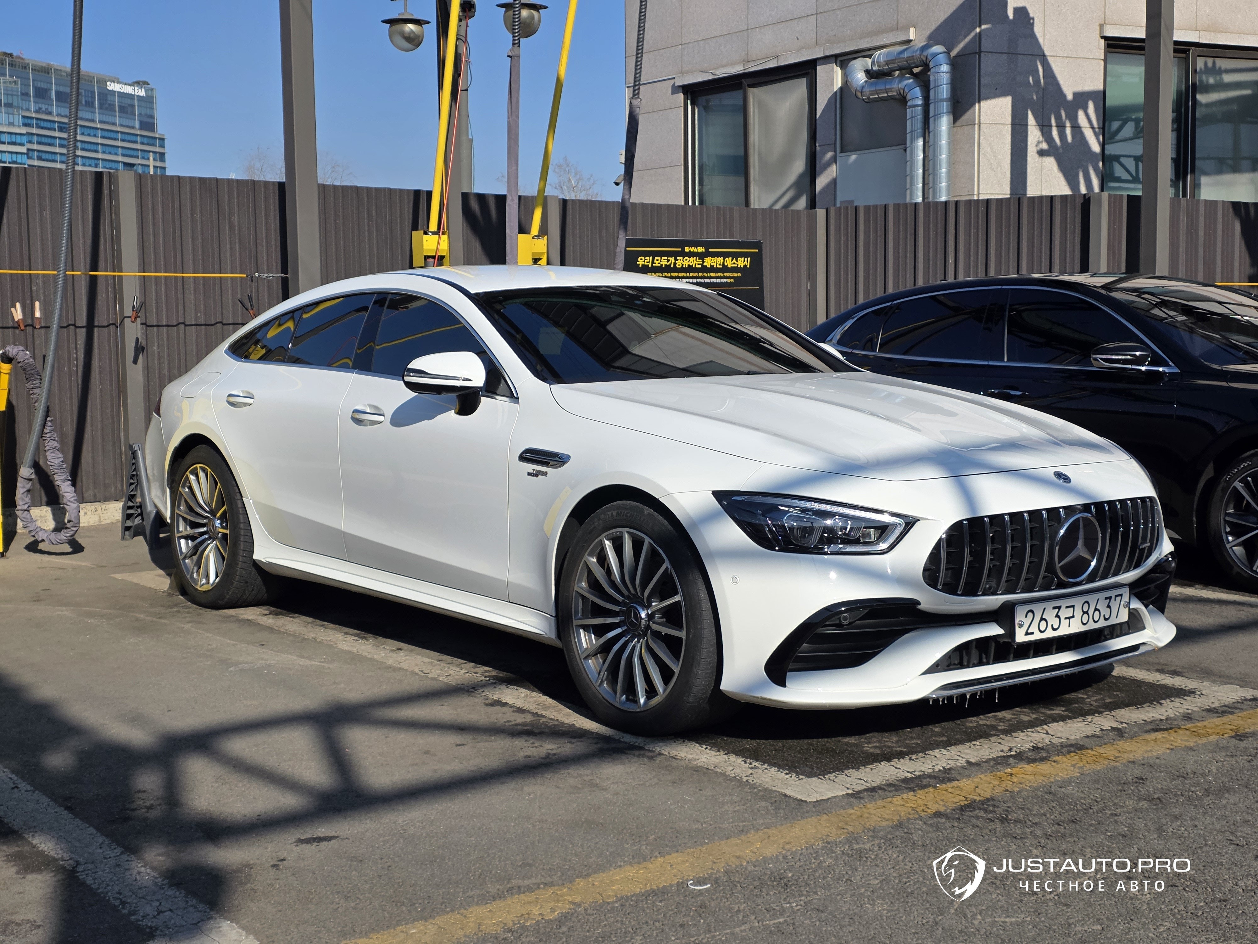 Автомобиль Mercedes-Benz AMG GT
