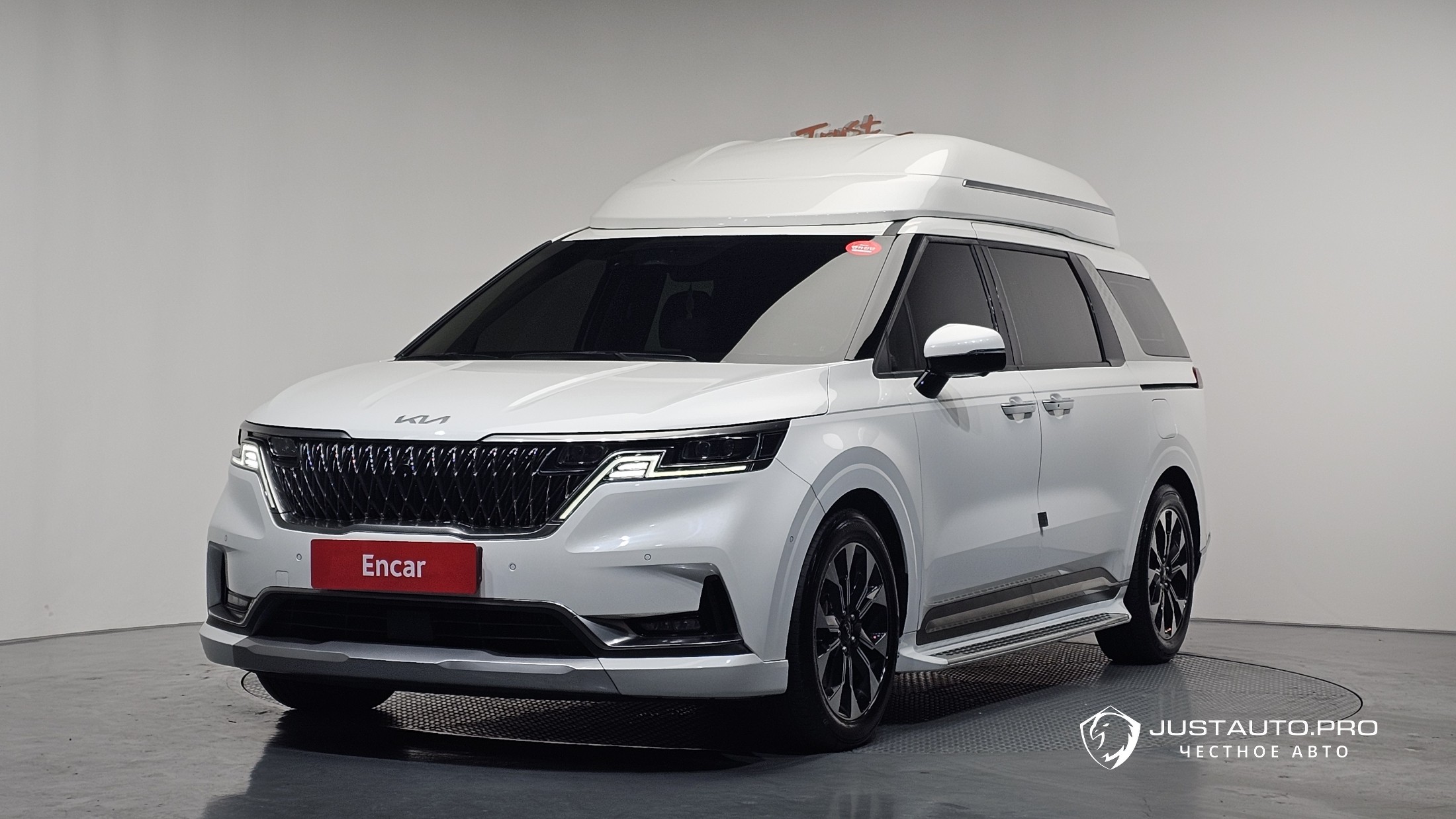 Автомобиль Kia Canival