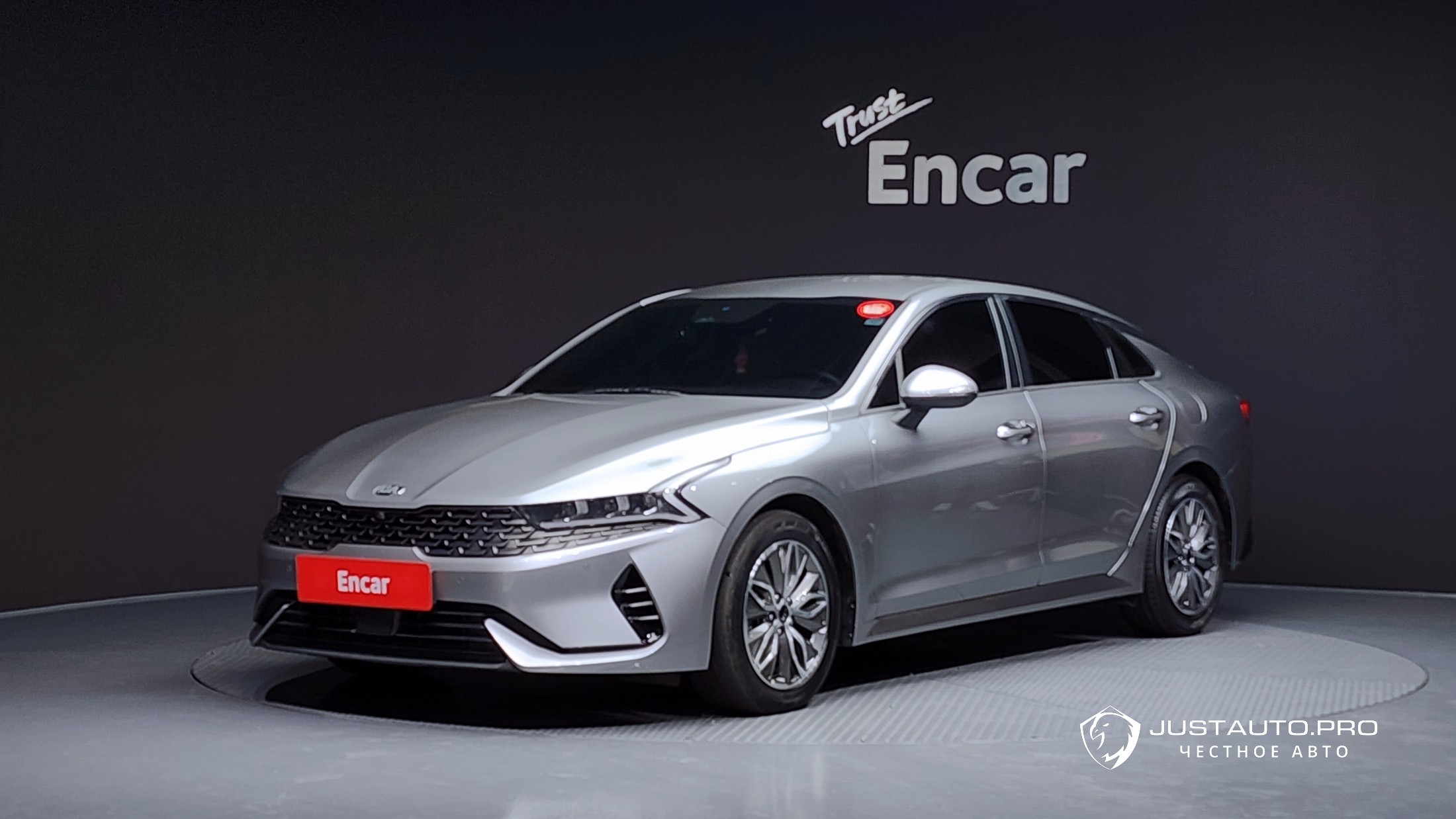 Автомобиль Kia K5