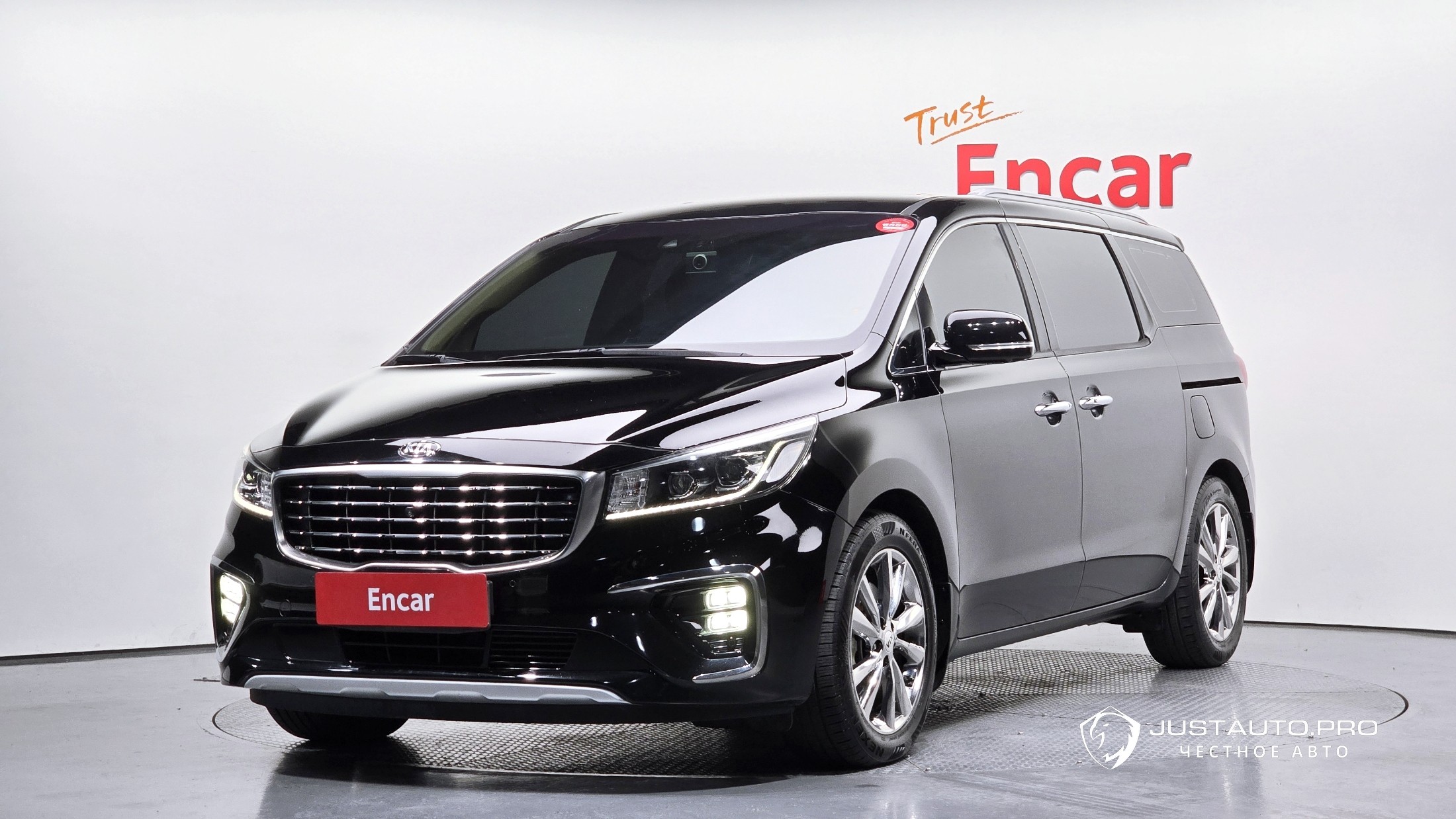 Автомобиль Kia Canival