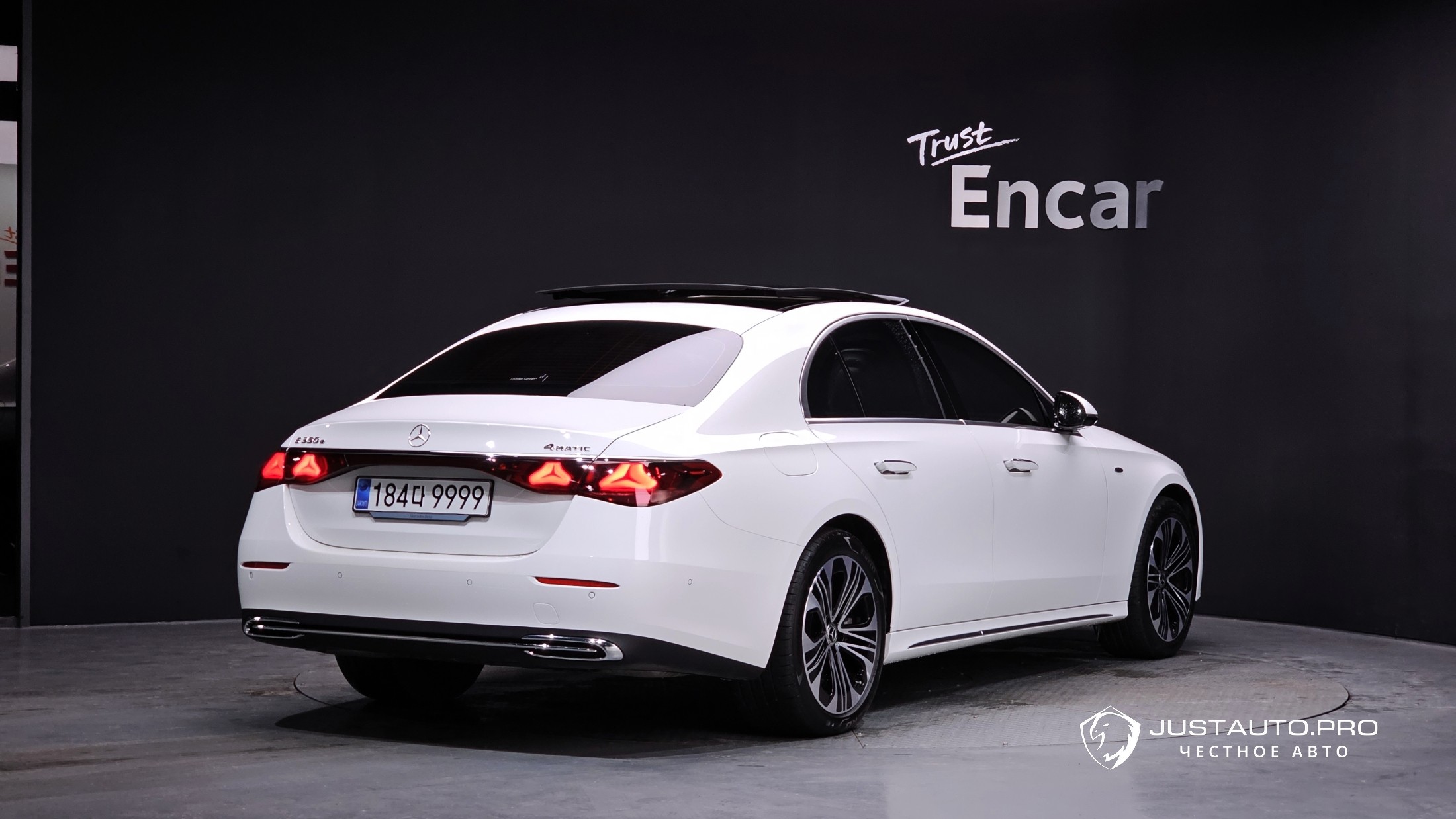 Автомобиль Mercedes-Benz E-Class