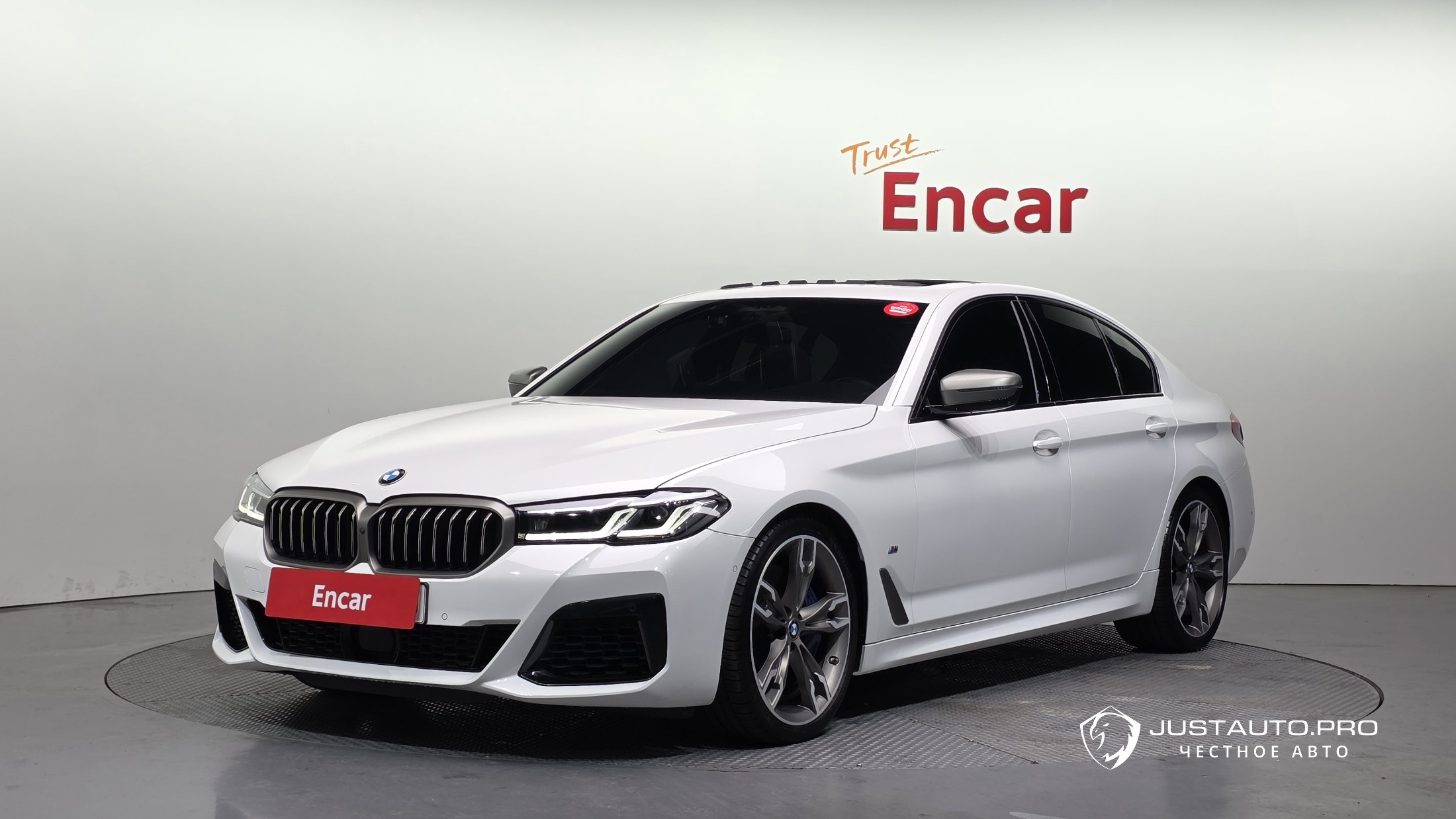 Автомобиль BMW 5-Series