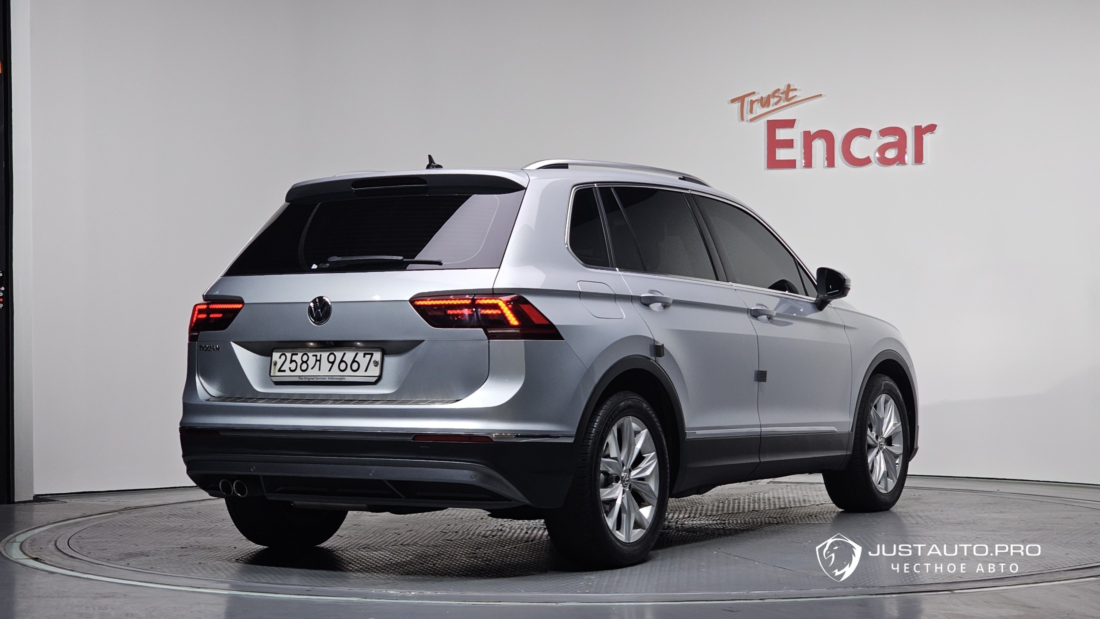 Автомобиль Volkswagen Tiguan