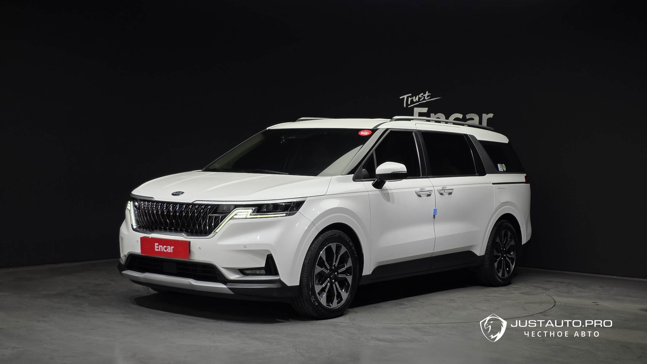 Автомобиль Kia Canival