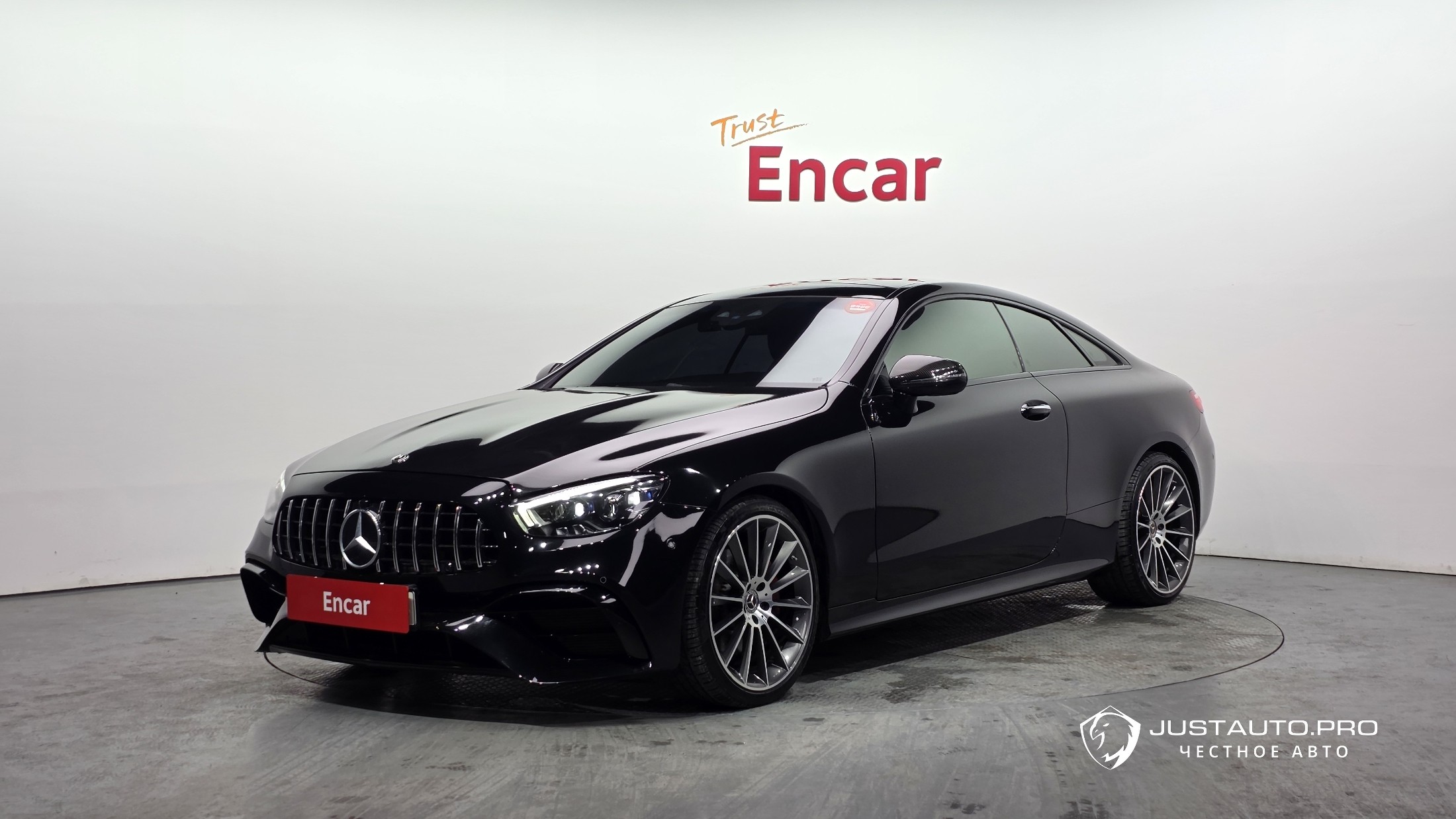 Автомобиль Mercedes-Benz E-Class