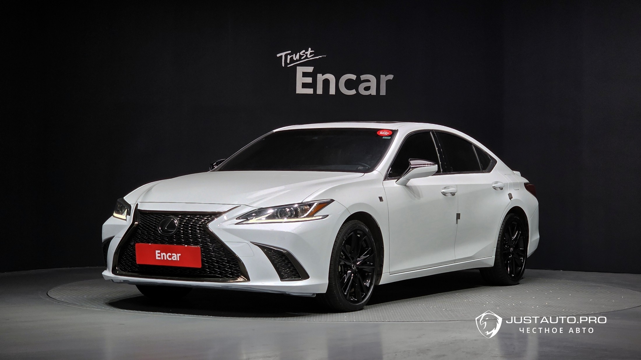 Автомобиль Lexus ES
