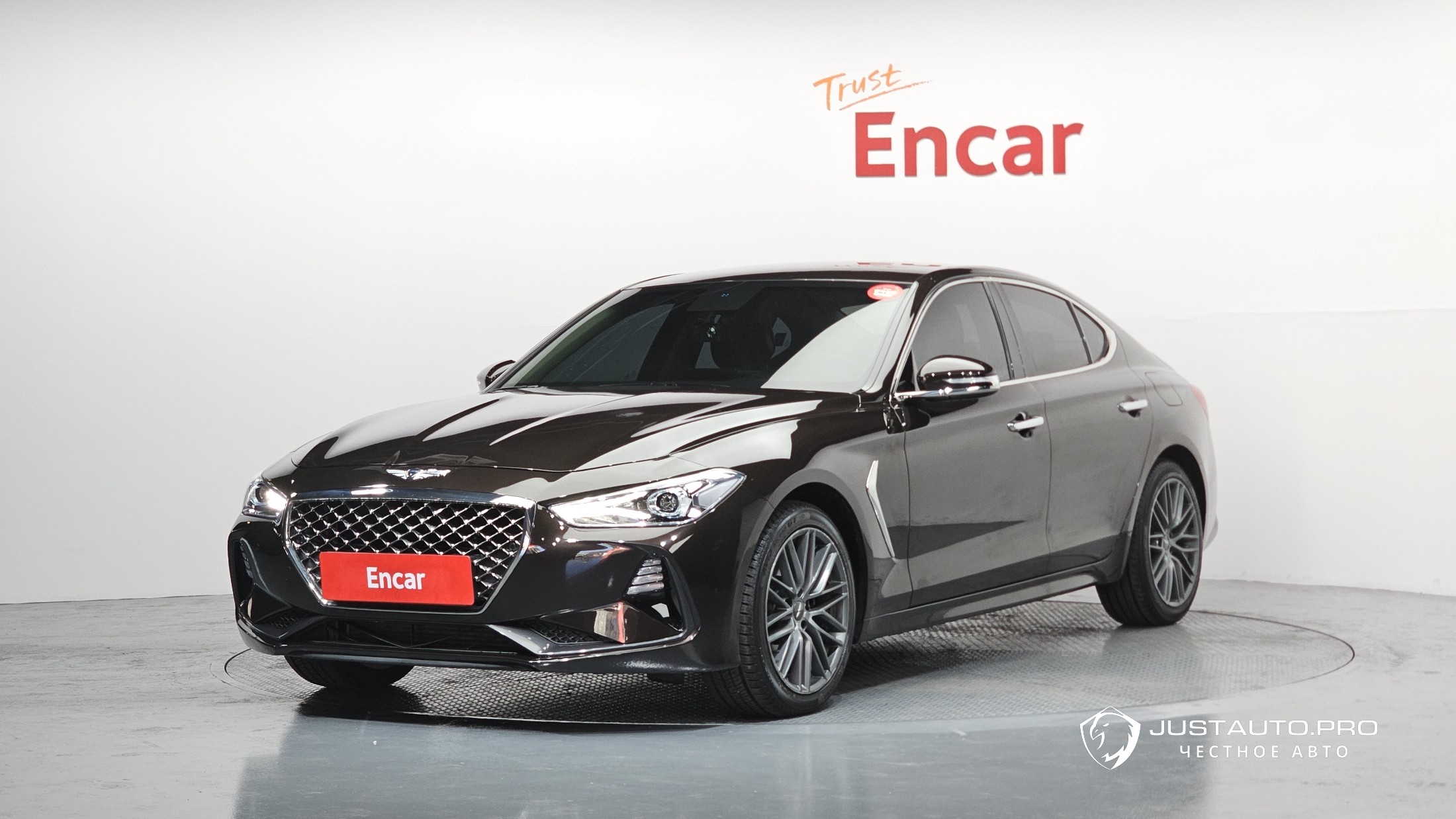 Автомобиль Genesis G70