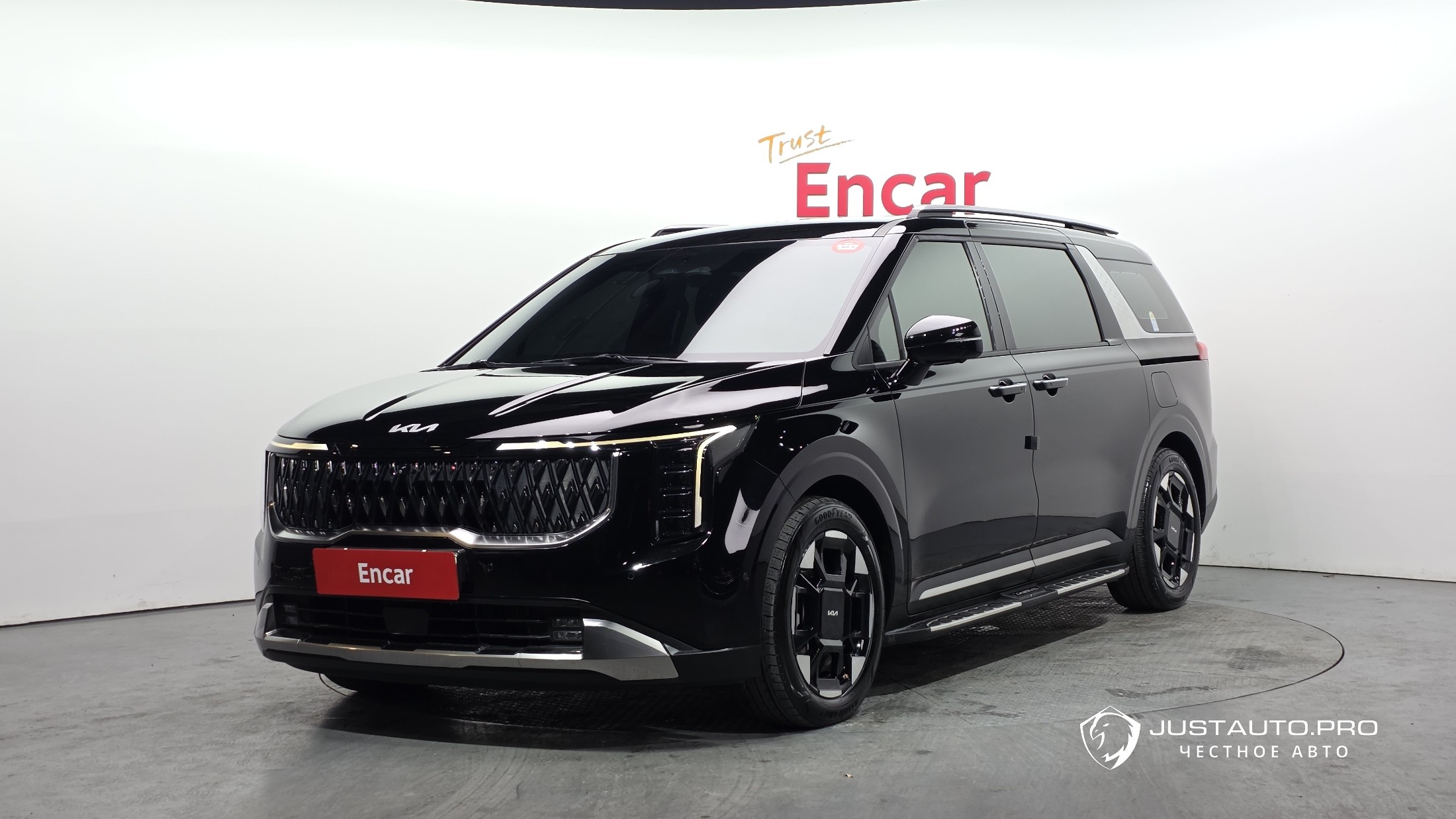 Автомобиль Kia Canival