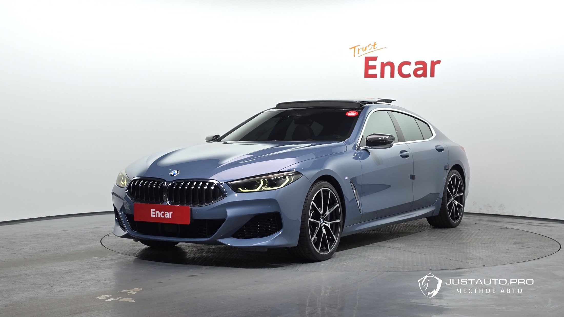 Автомобиль BMW 8-Series