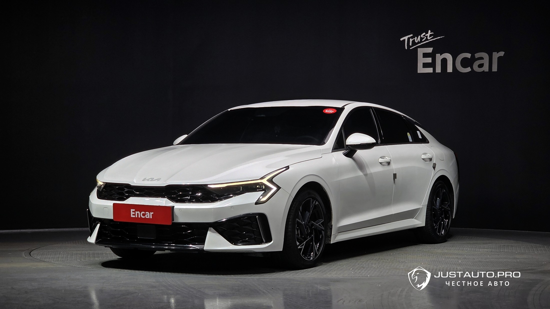 Автомобиль Kia K5