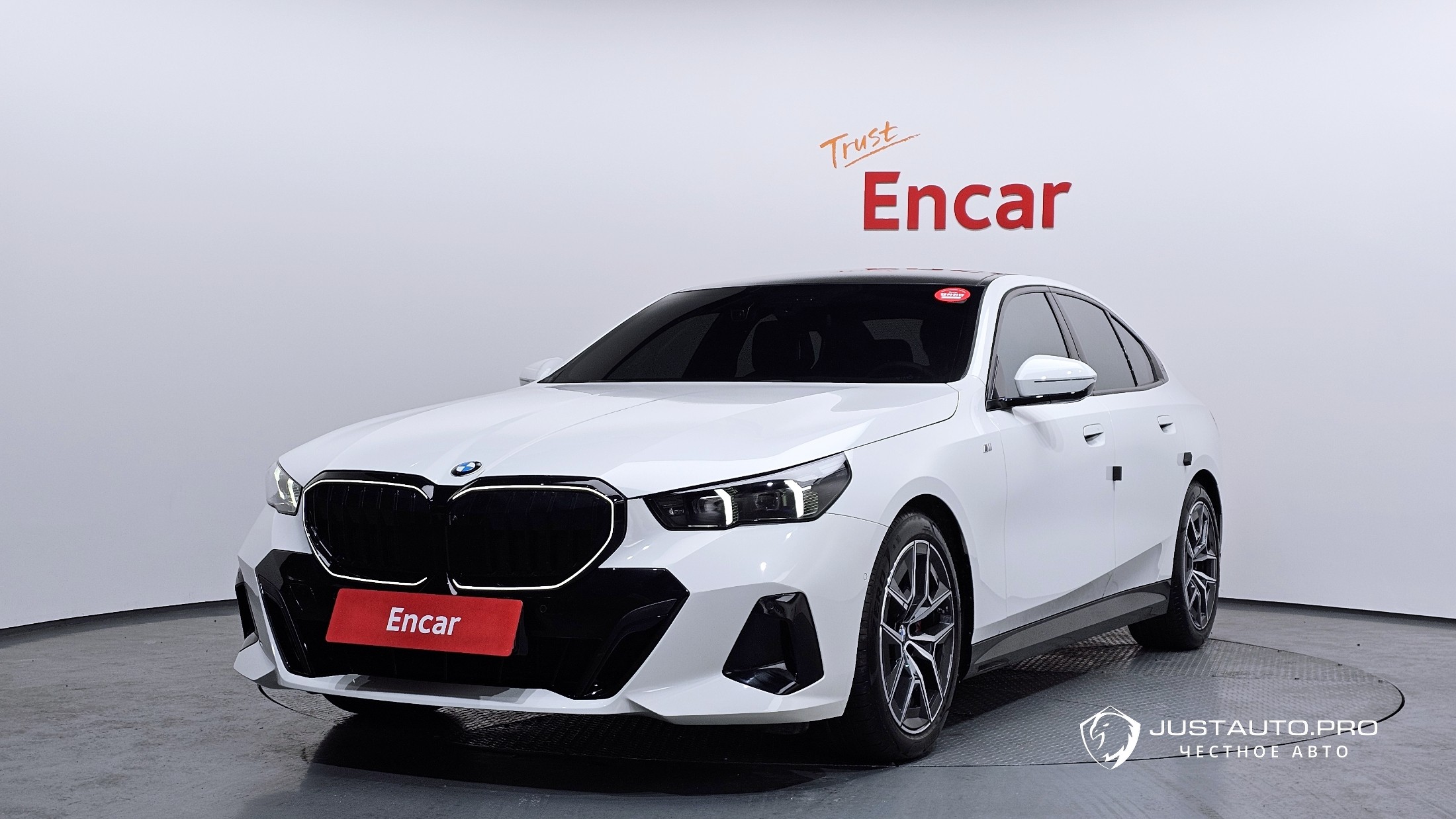 Автомобиль BMW 5-Series