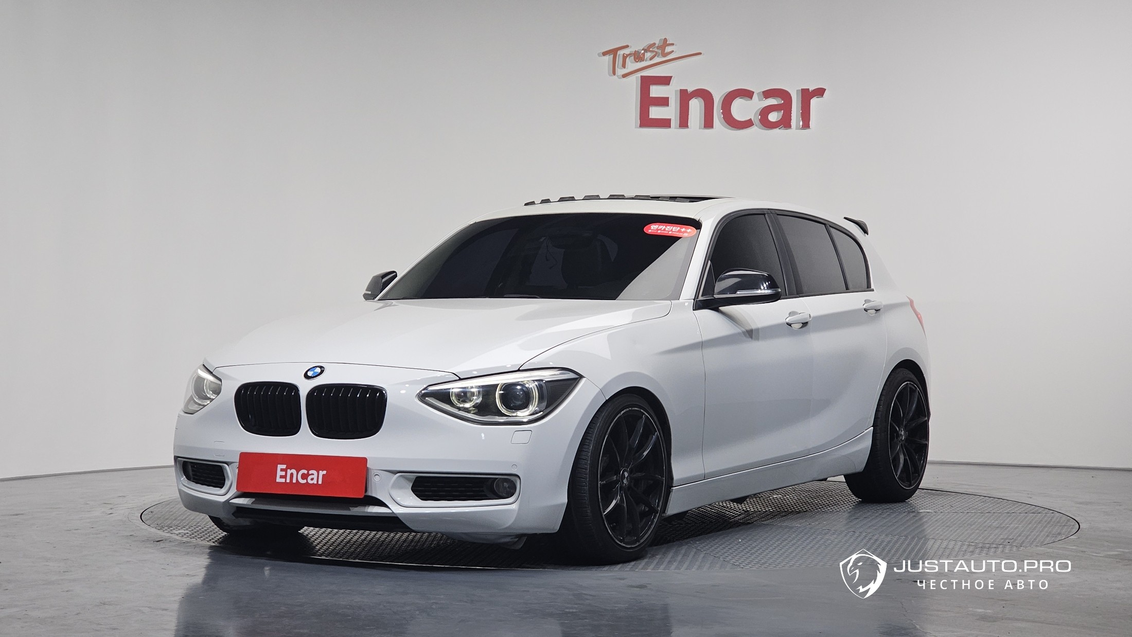 Автомобиль BMW 1-Series