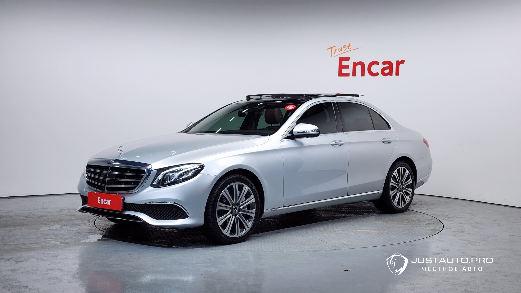 Автомобиль Mercedes-Benz E-Class
