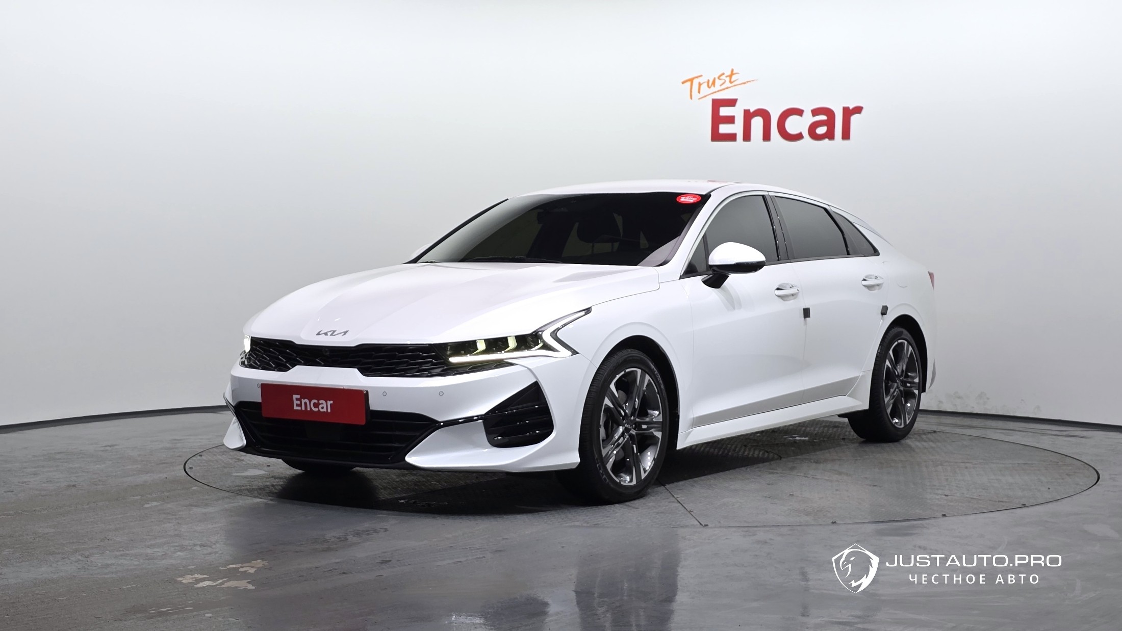 Автомобиль Kia K5