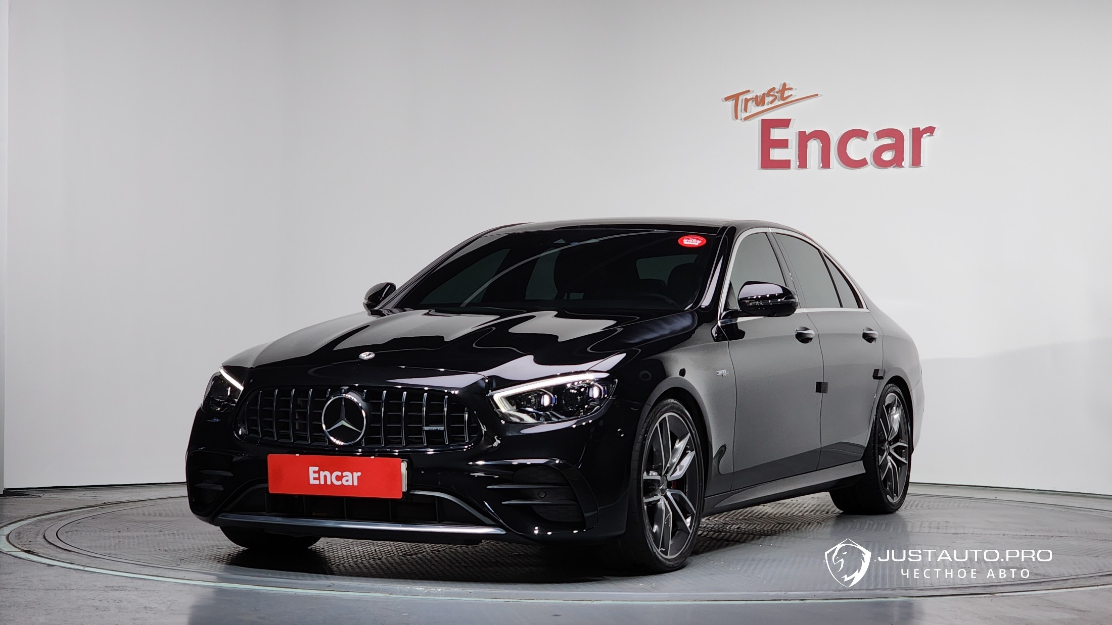 Автомобиль Mercedes-Benz E-Class